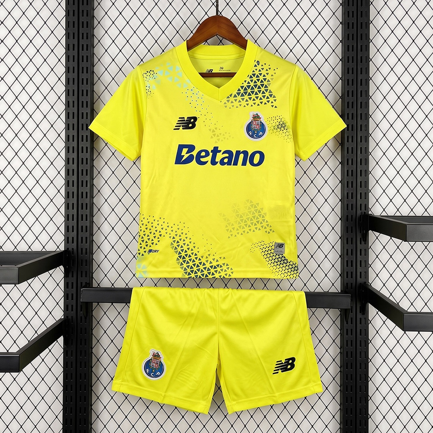 Porto 26-27 Yellow Goalkeeper Kids Kit - ManixJersey