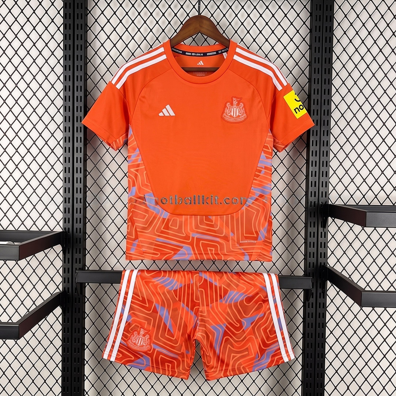 Newcastle United 26-27 Goalkeeper Orange Kids Kit - ManixJersey