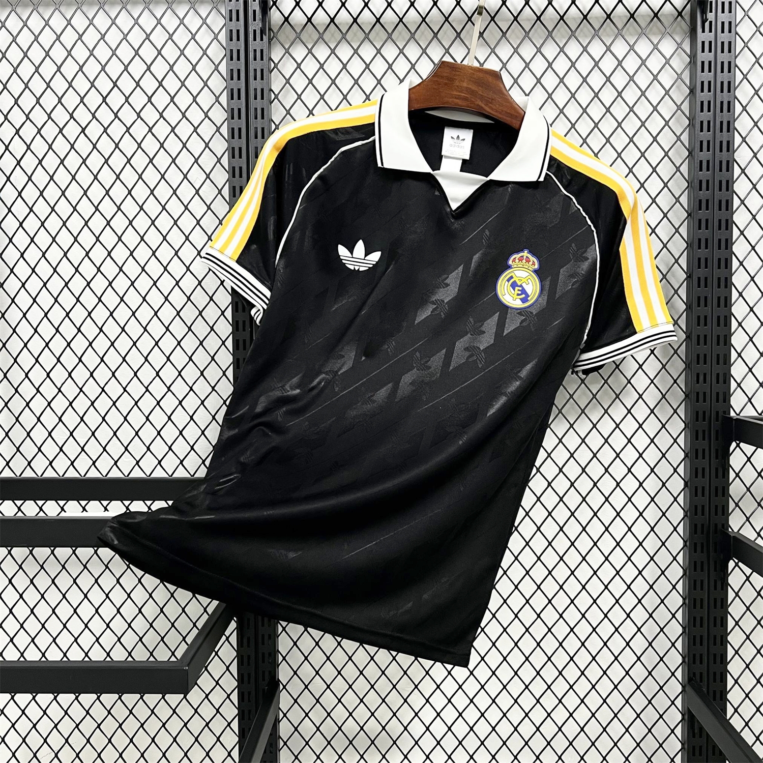 Real Madrid 26-27 Black Casual Jersey - Fans Version - ManixJersey