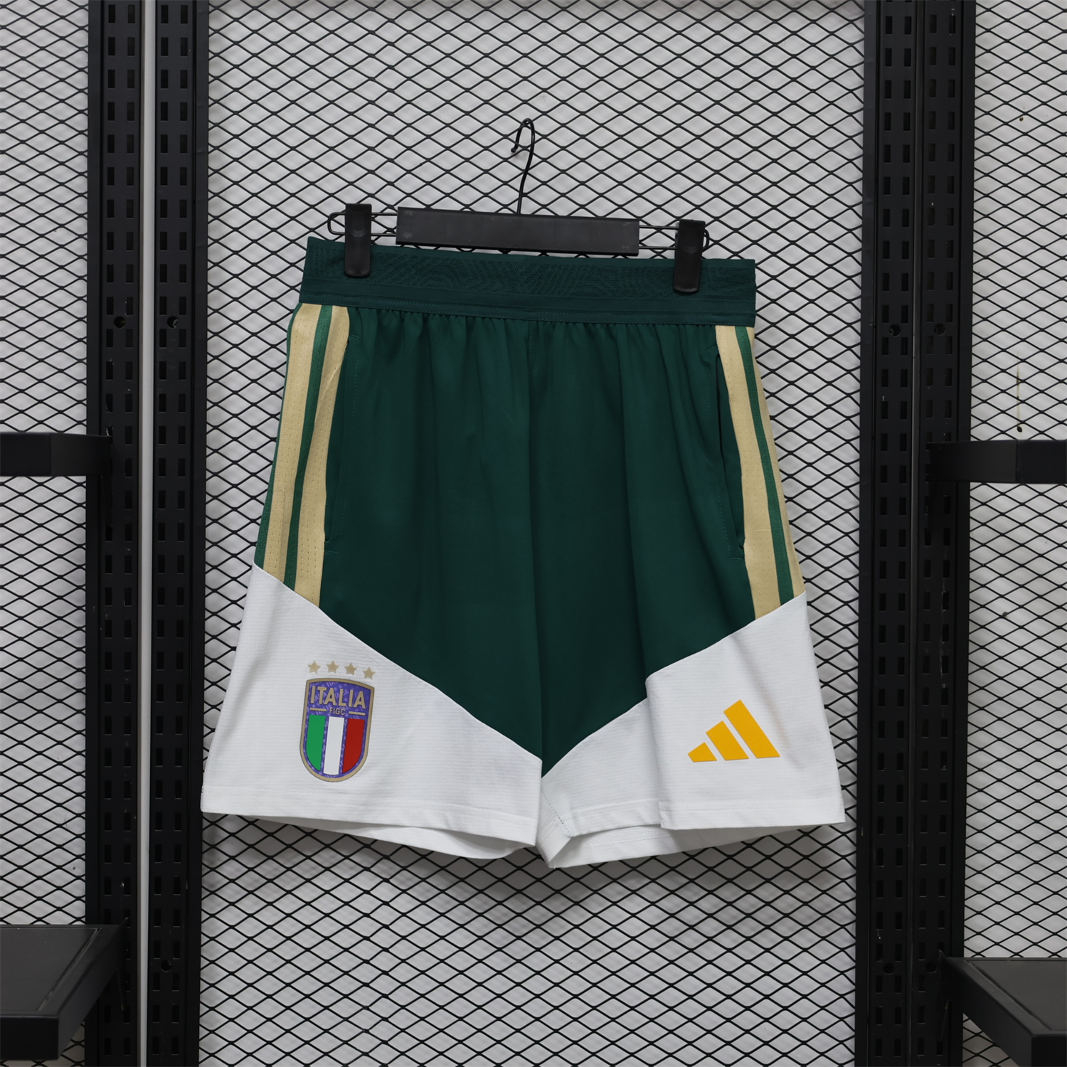 Italy 2026 White Green Training Shorts - Player Version - ManixJersey