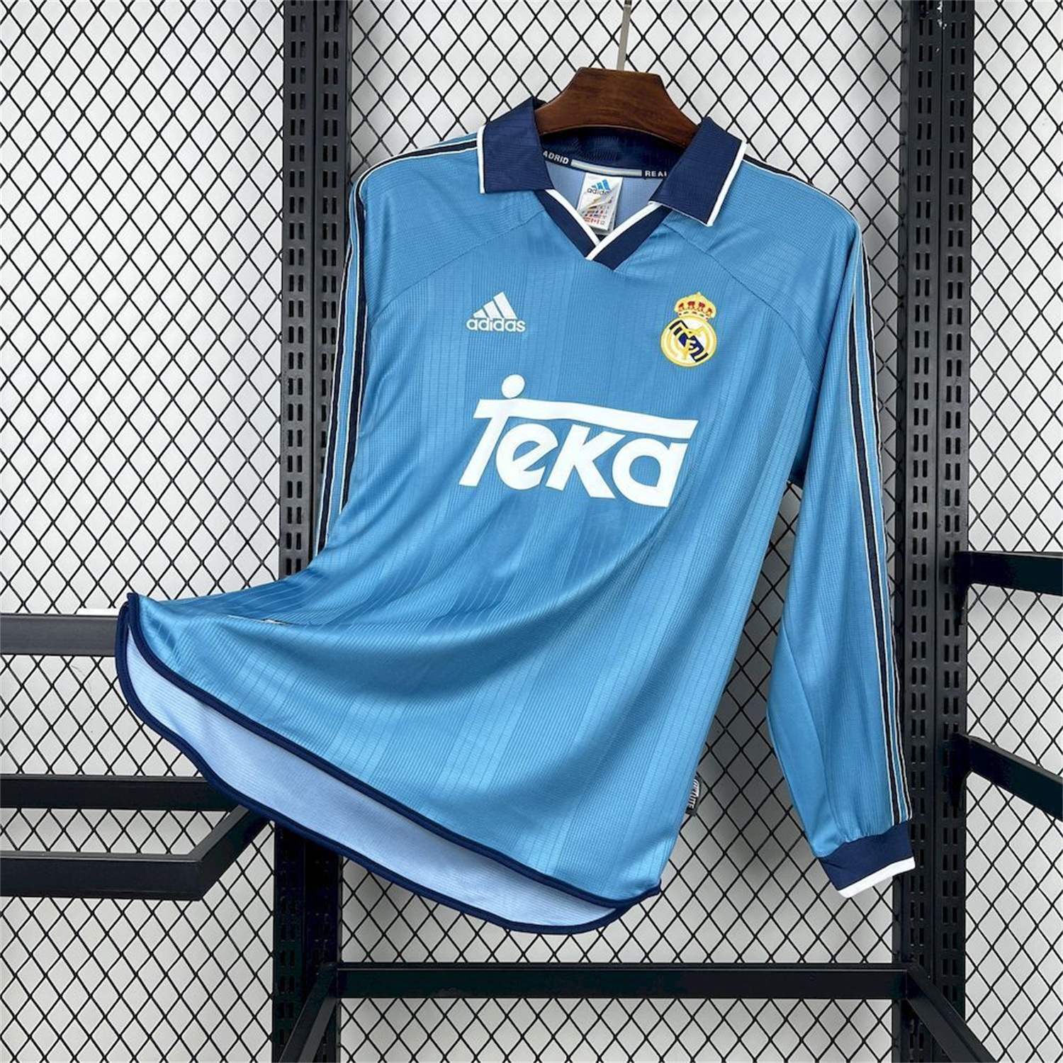 Retro Real Madrid 1999-00 Third Long Sleeves Jersey - ManixJersey