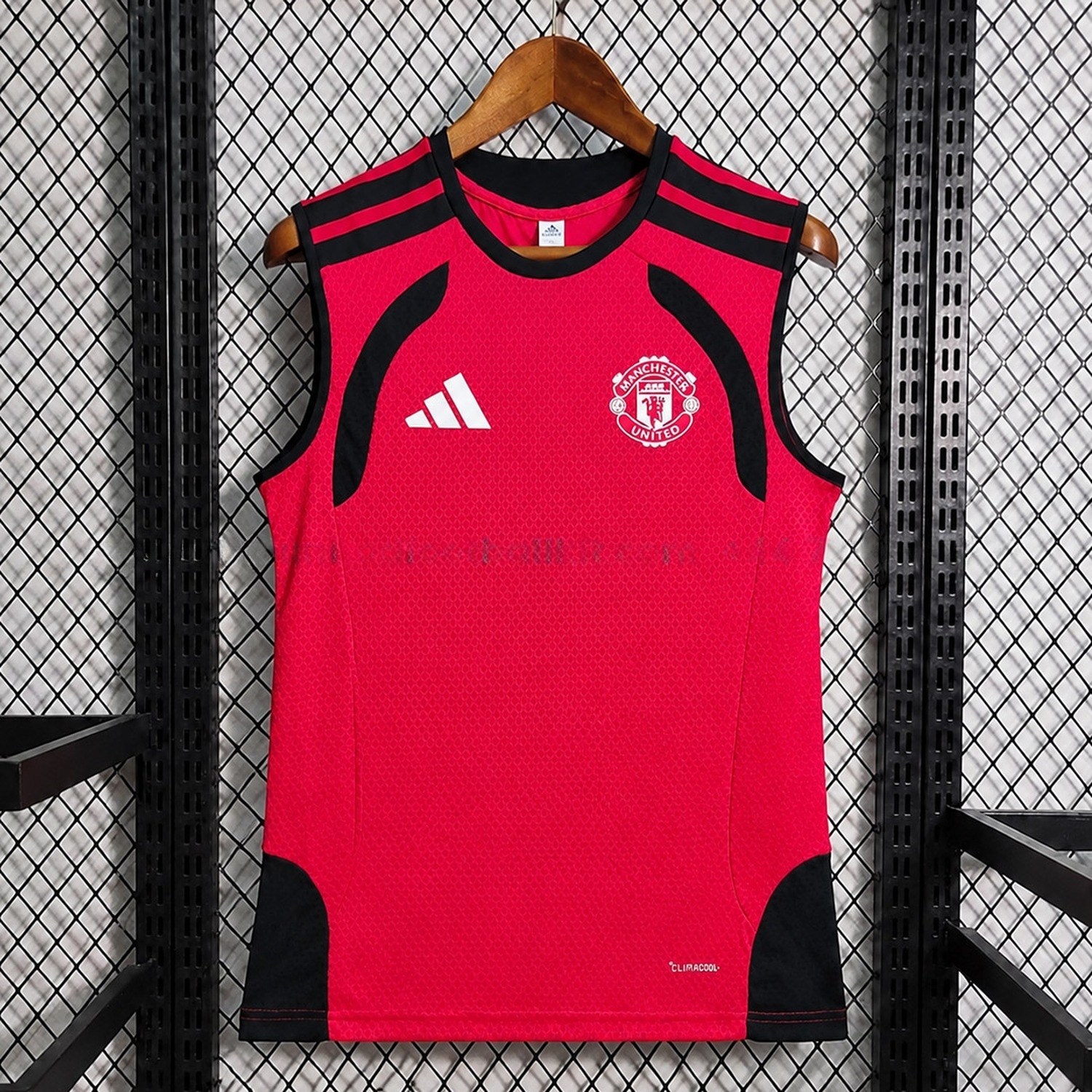 Manchester United 26-27 Red Black Training Vest - Fans Version - ManixJersey