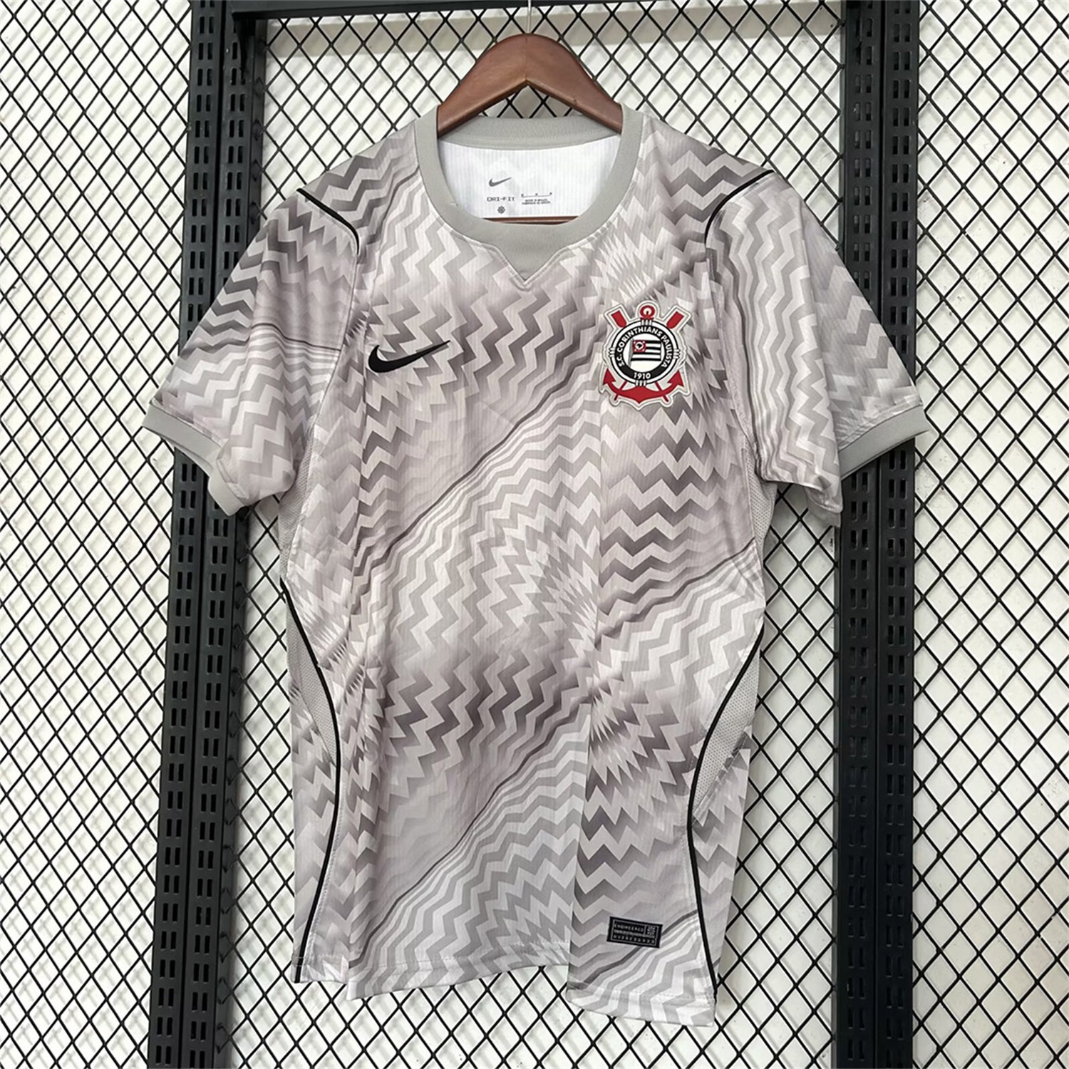 Corinthians 26-27 Gray-white Gradient Goalkeeper Jersey - Fans Version - ManixJersey