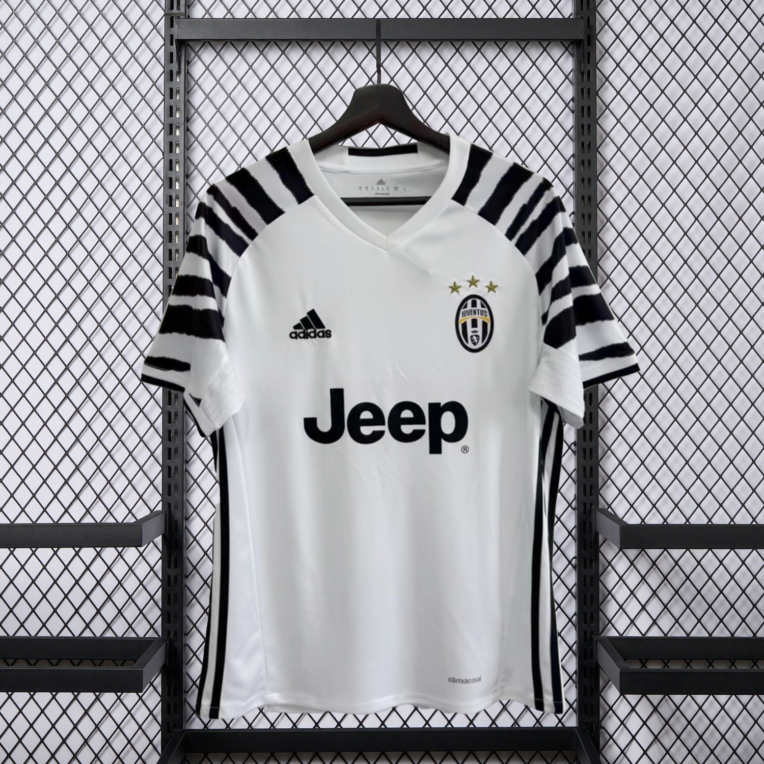 Retro Juventus 2016-17 Home Jersey - ManixJersey