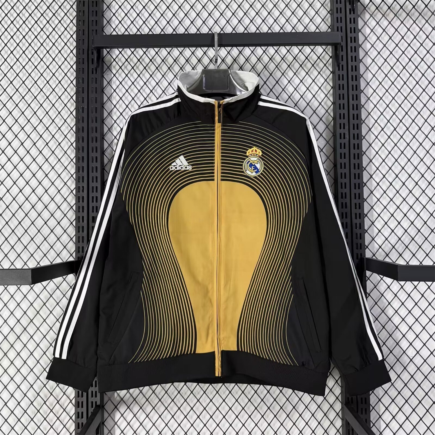 Retro Real Madrid 2006-07 Home Windbreaker Jacket - Black And Yellow - ManixJersey