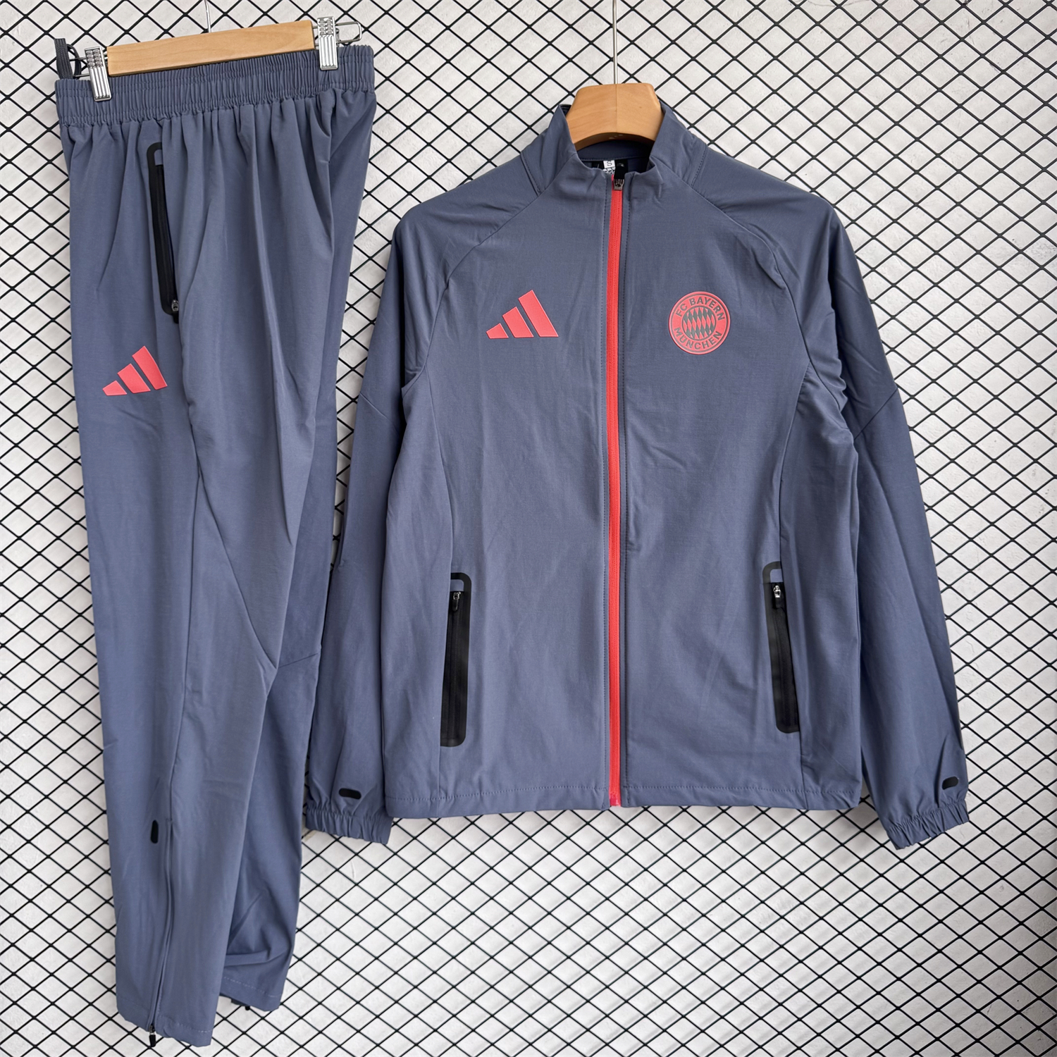 Bayern Munich 25-26 Windbreaker Training Set - Grey Top and Pants - ManixJersey