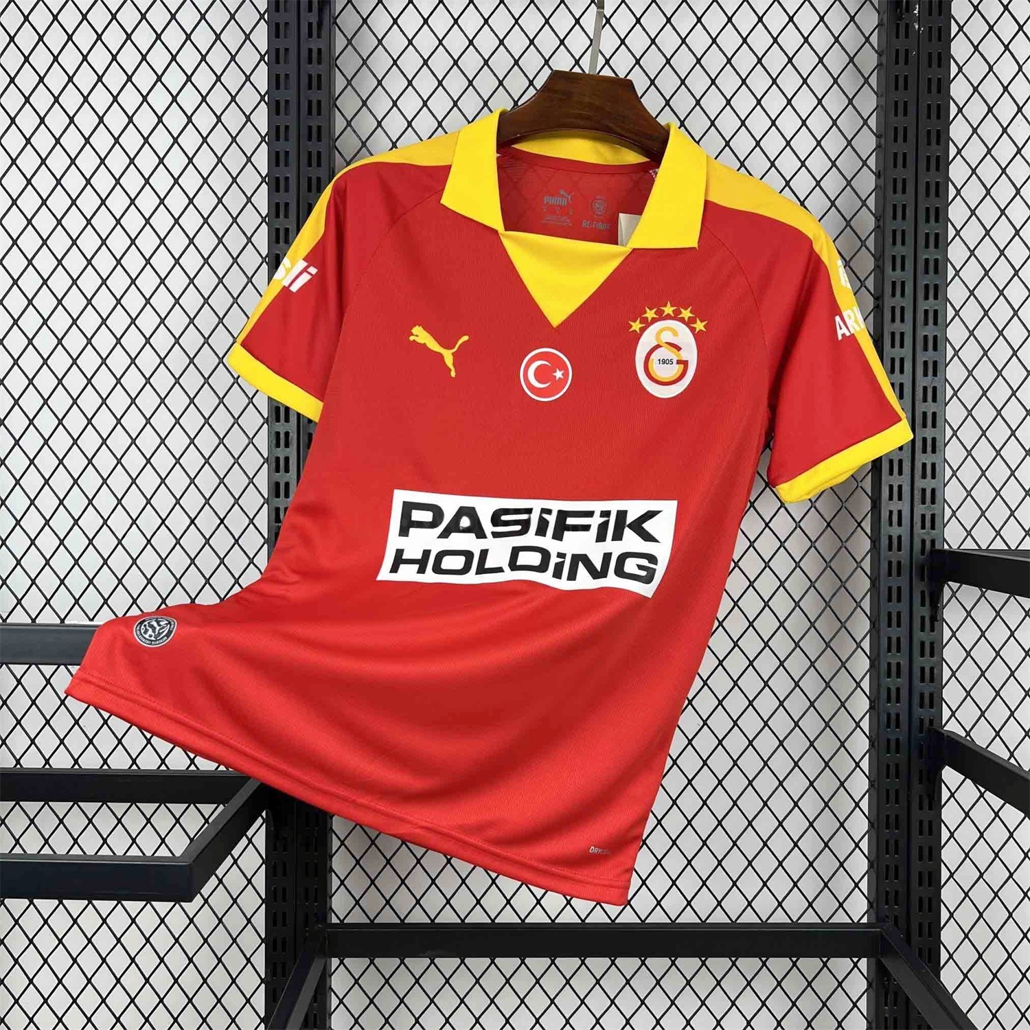 Galatasaray 25-26 Red Jersey - Fans Version - ManixJersey