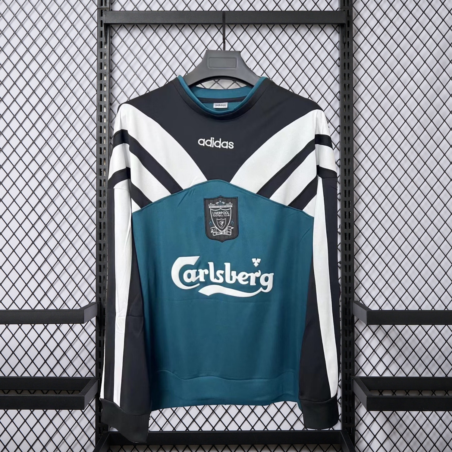 Retro Liver.pool 1995-96 Green And Black Training Unisex Pullover Hoodie - ManixJersey