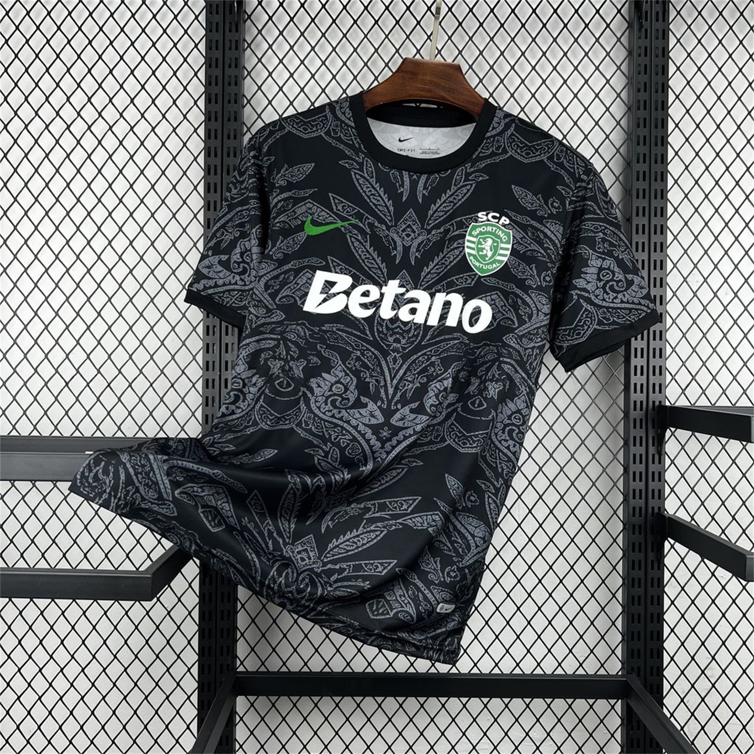 Sporting CP 25-26 Black Grey Goalkeeper Jersey - Fans Version - ManixJersey