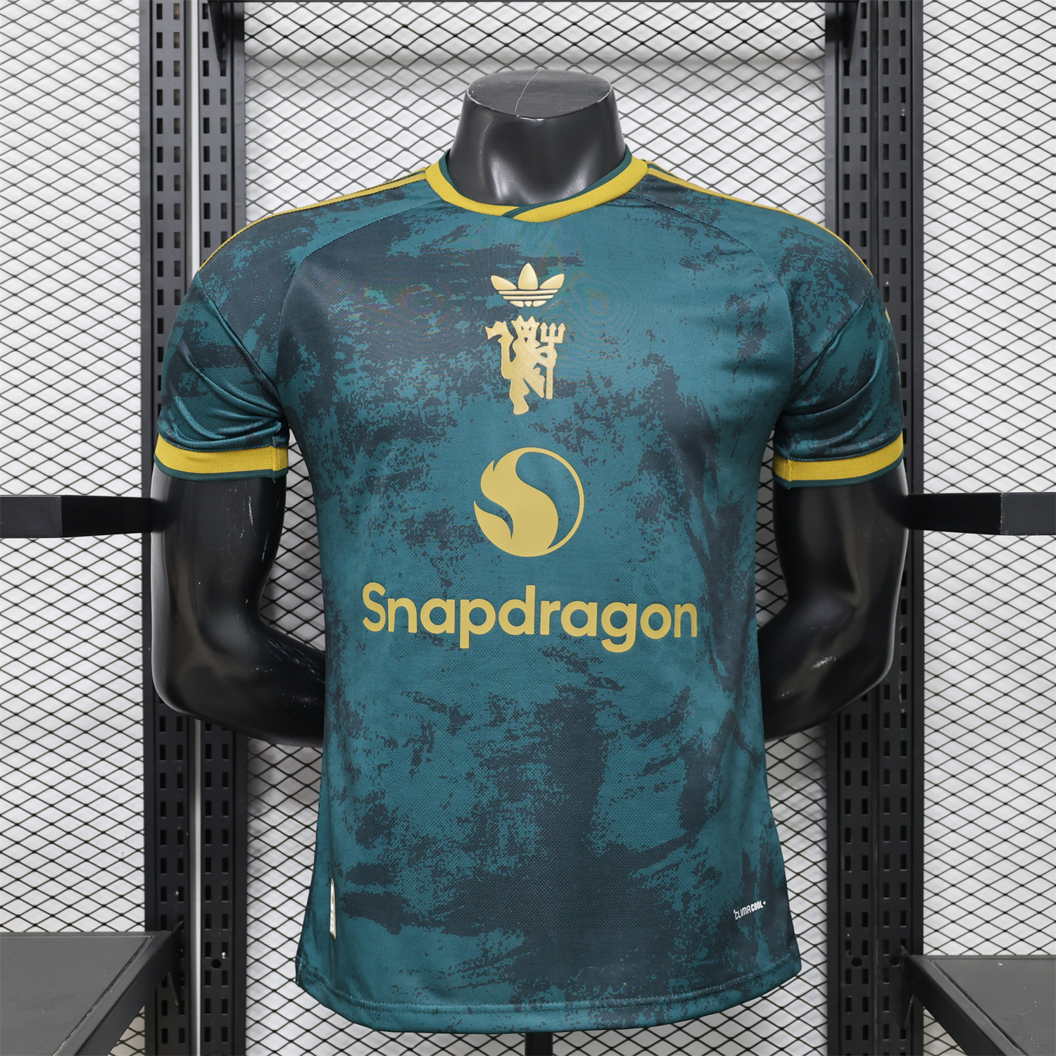 Manchester United 26-27 Devil Green Gold Special Jersey - Player Version - ManixJersey