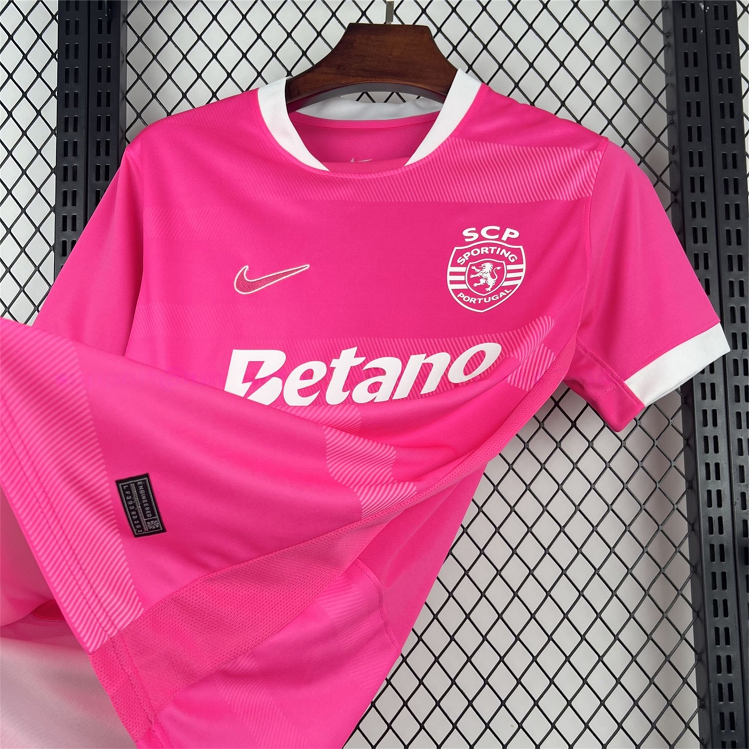 Sporting CP 26-27 Pink October Jersey - Fans Version - ManixJersey
