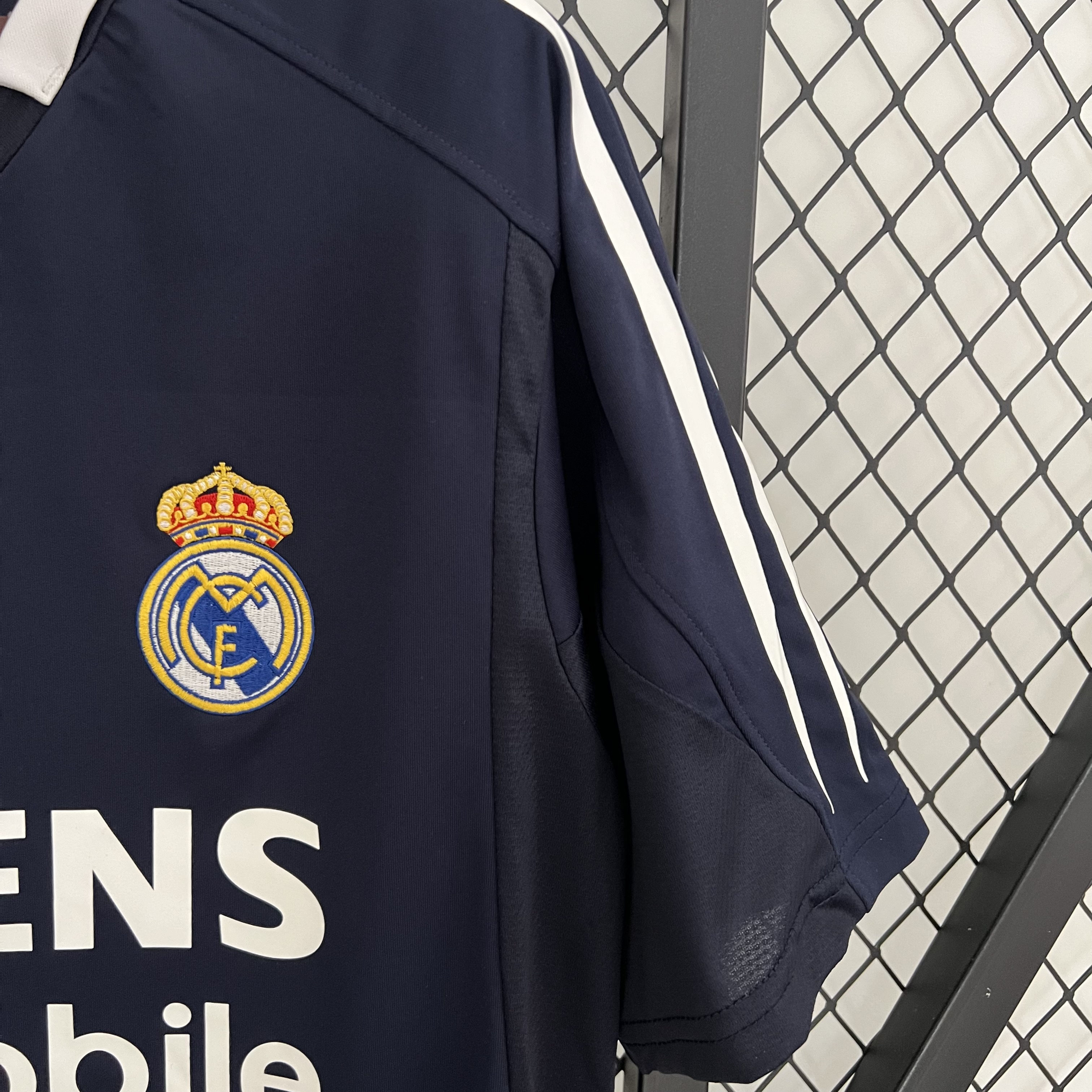 Retro Real Madrid 04-05 Away Stadium Jersey - ManixJersey