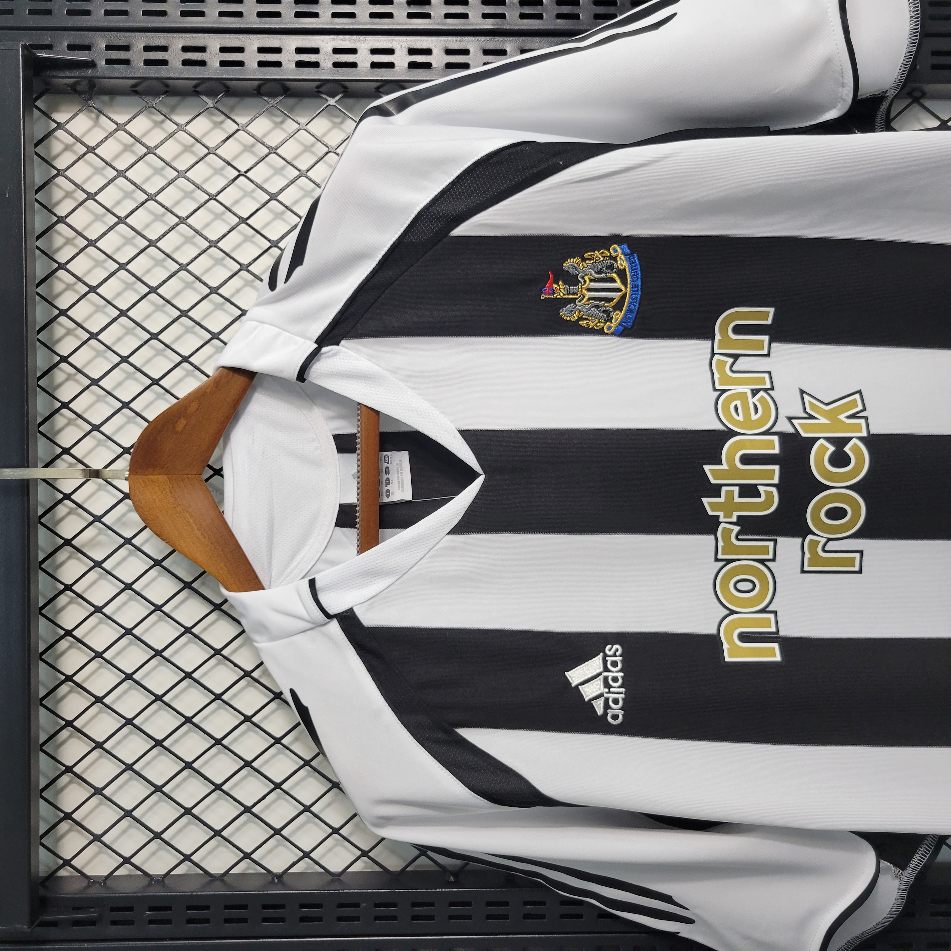 Retro Newcastle United 04-06 Home Stadium Jersey - ManixJersey