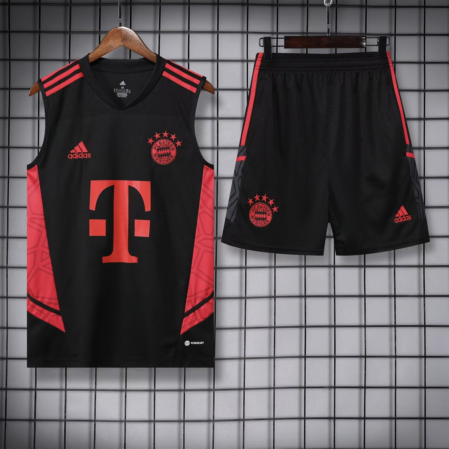 Bayern Munich 23-24 Black & Red Training Vest Suit - ManixJersey