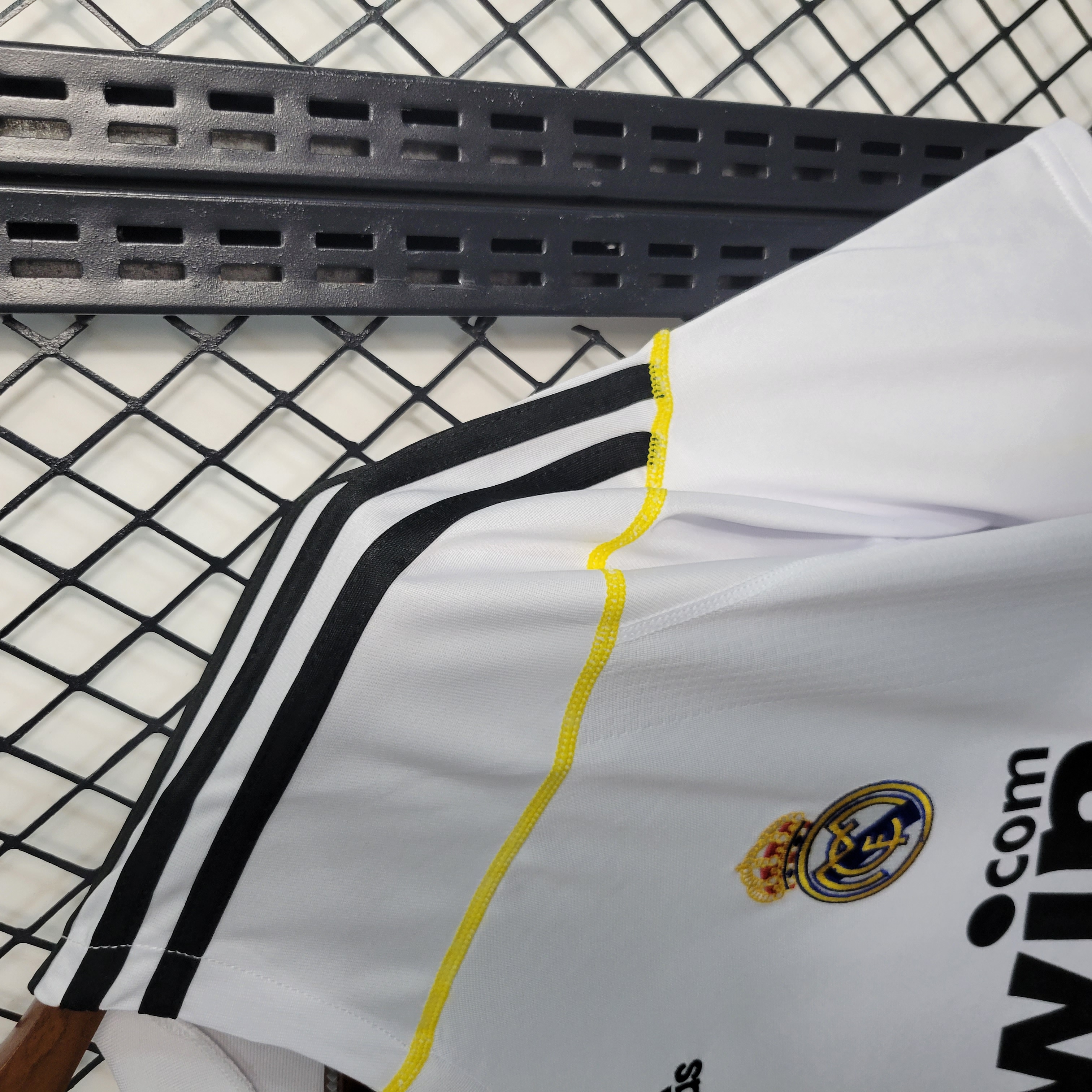 Retro Real Madrid 09-10 Home Stadium Jersey - ManixJersey