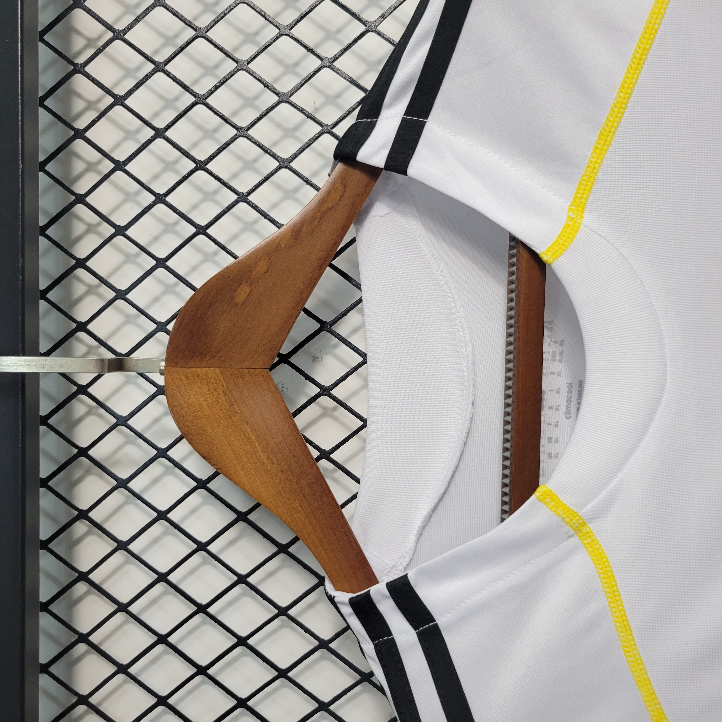 Retro Real Madrid 09-10 Home Stadium Jersey - ManixJersey