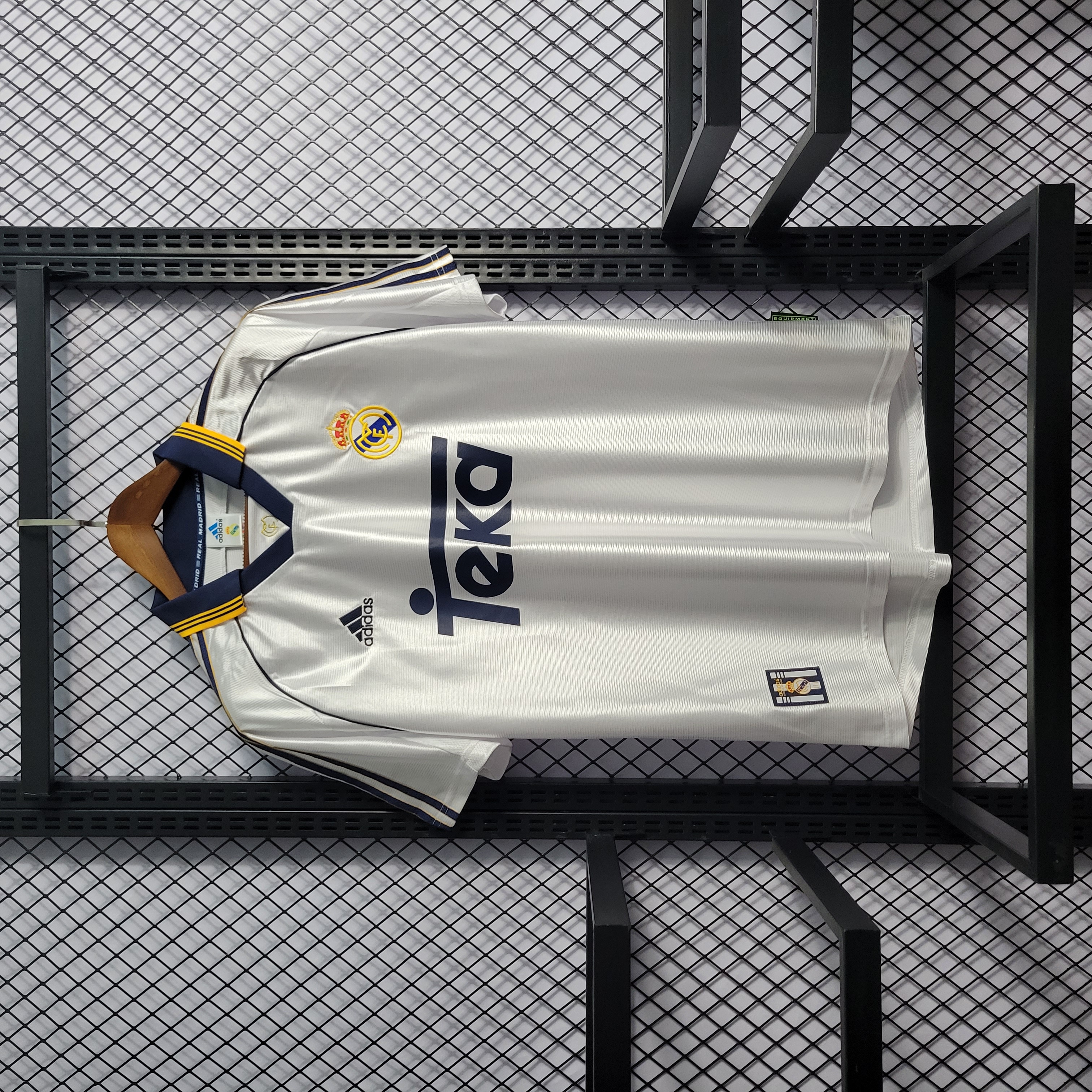 Retro Real Madrid 1998-00 Home Stadium Jersey - ManixJersey