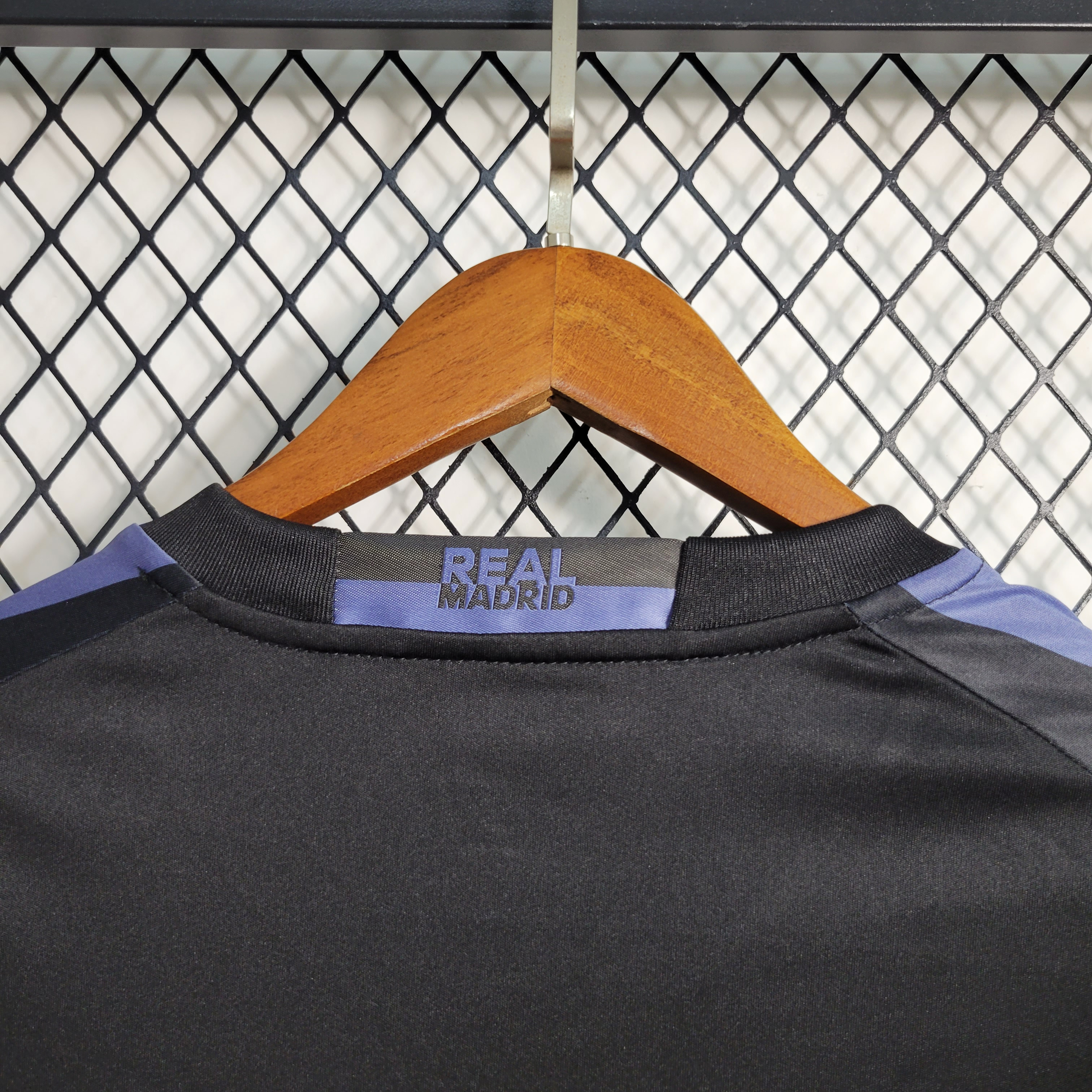 Real Madrid Retro 16-17 Third Long Sleeve Jersey - ManixJersey