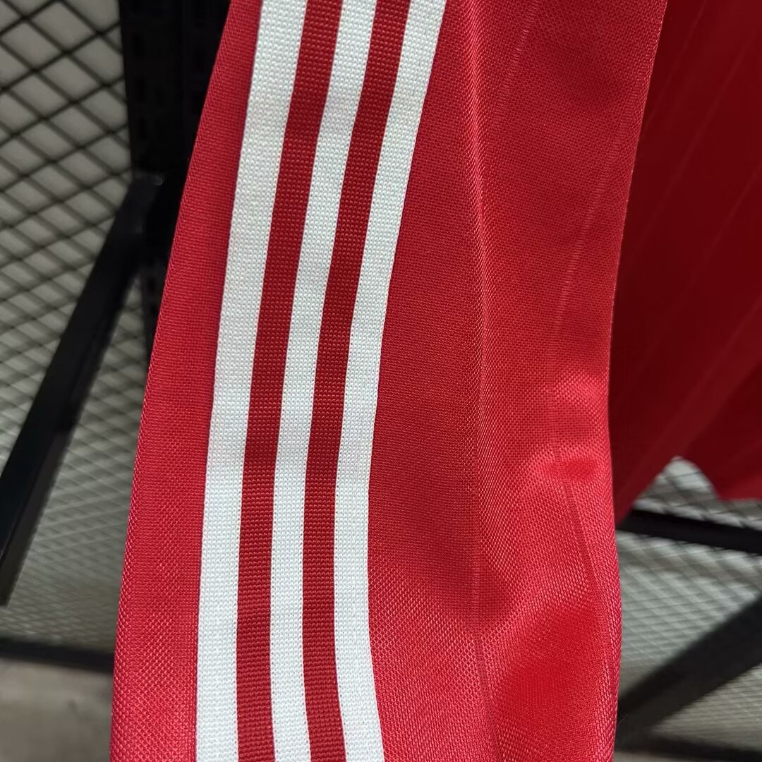 Manchester United Retro 82-83 Home Long Sleeve Jersey - ManixJersey