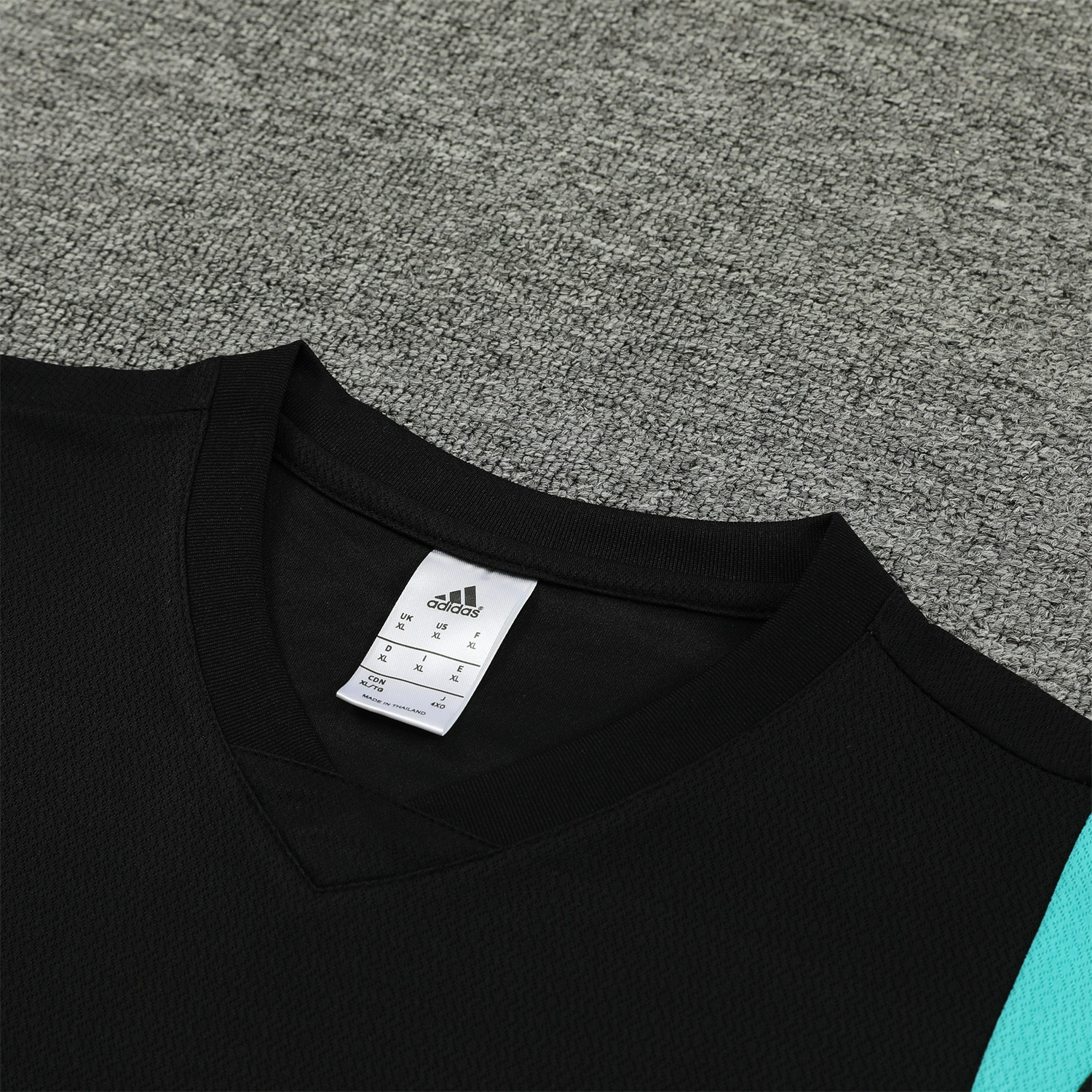 Manchester United 23-24 Black Player Vest Training Set - ManixJersey