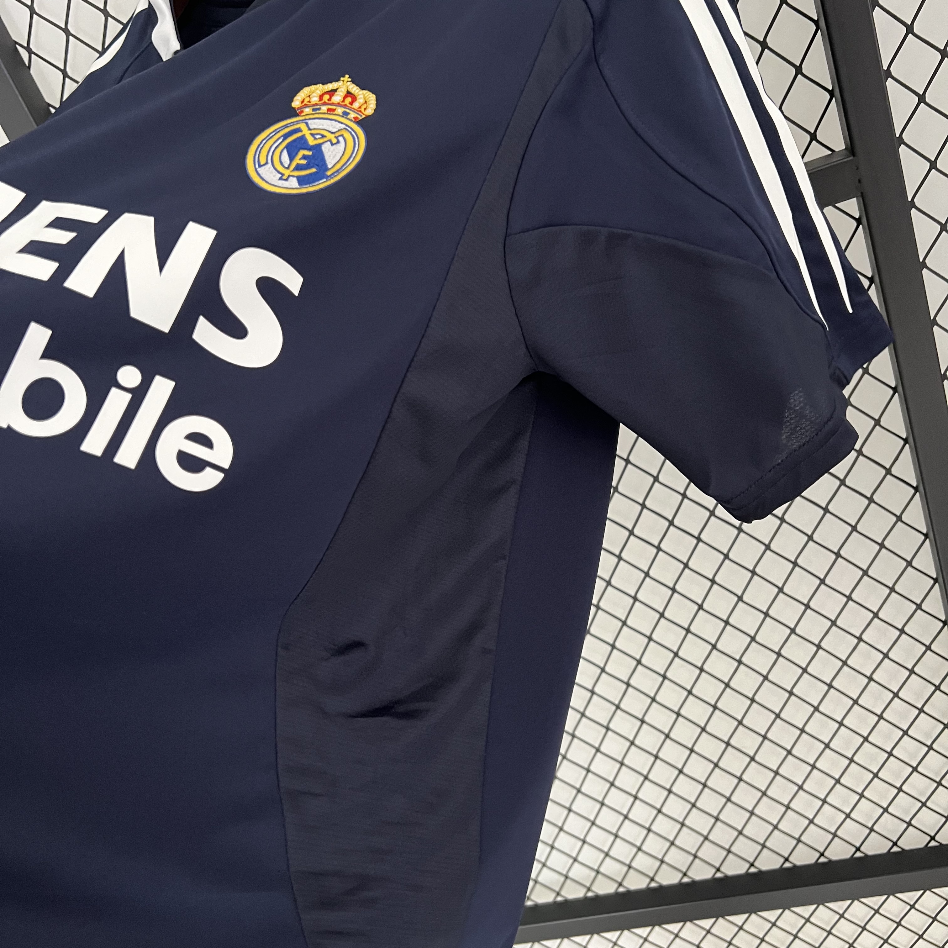 Retro Real Madrid 04-05 Away Stadium Jersey - ManixJersey