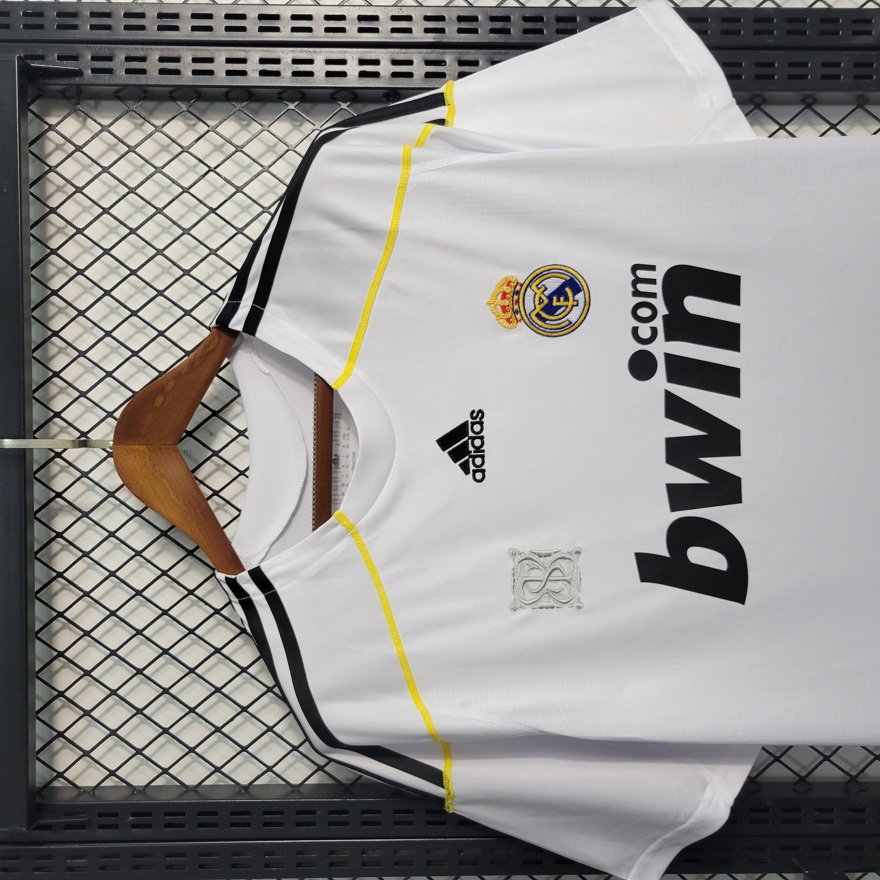 Retro Real Madrid 09-10 Home Stadium Jersey - ManixJersey