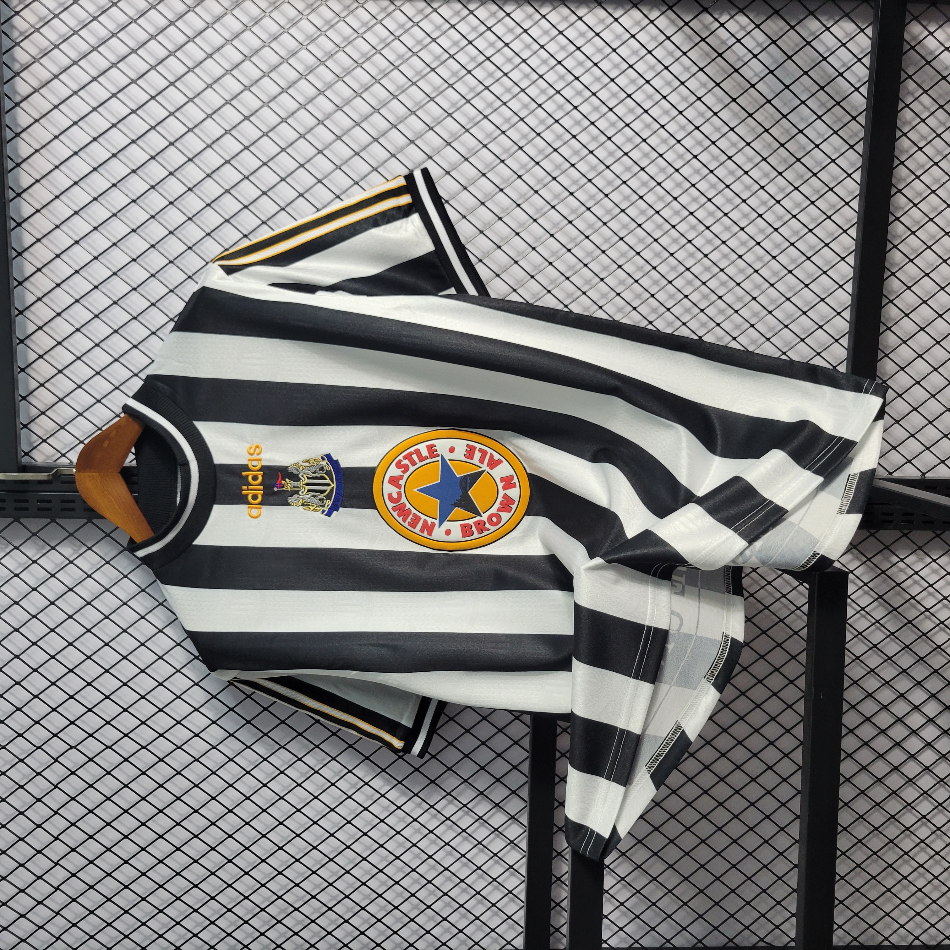 Retro Newcastle United 1995-97 Home Stadium Jersey - ManixJersey