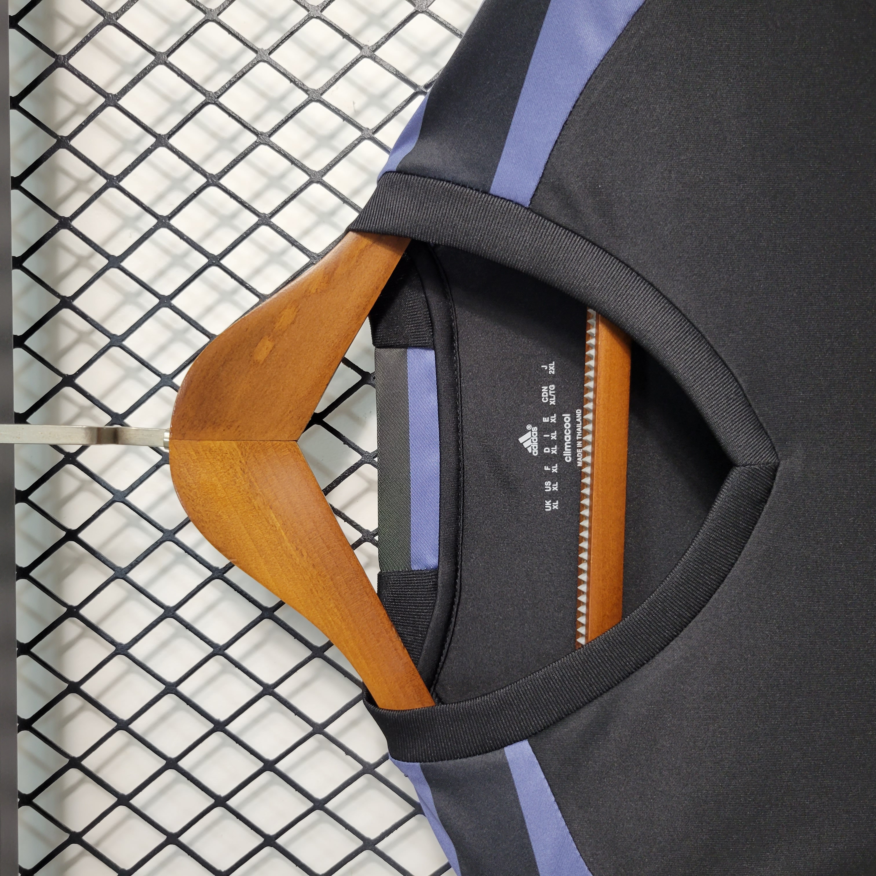 Real Madrid Retro 16-17 Third Long Sleeve Jersey - ManixJersey