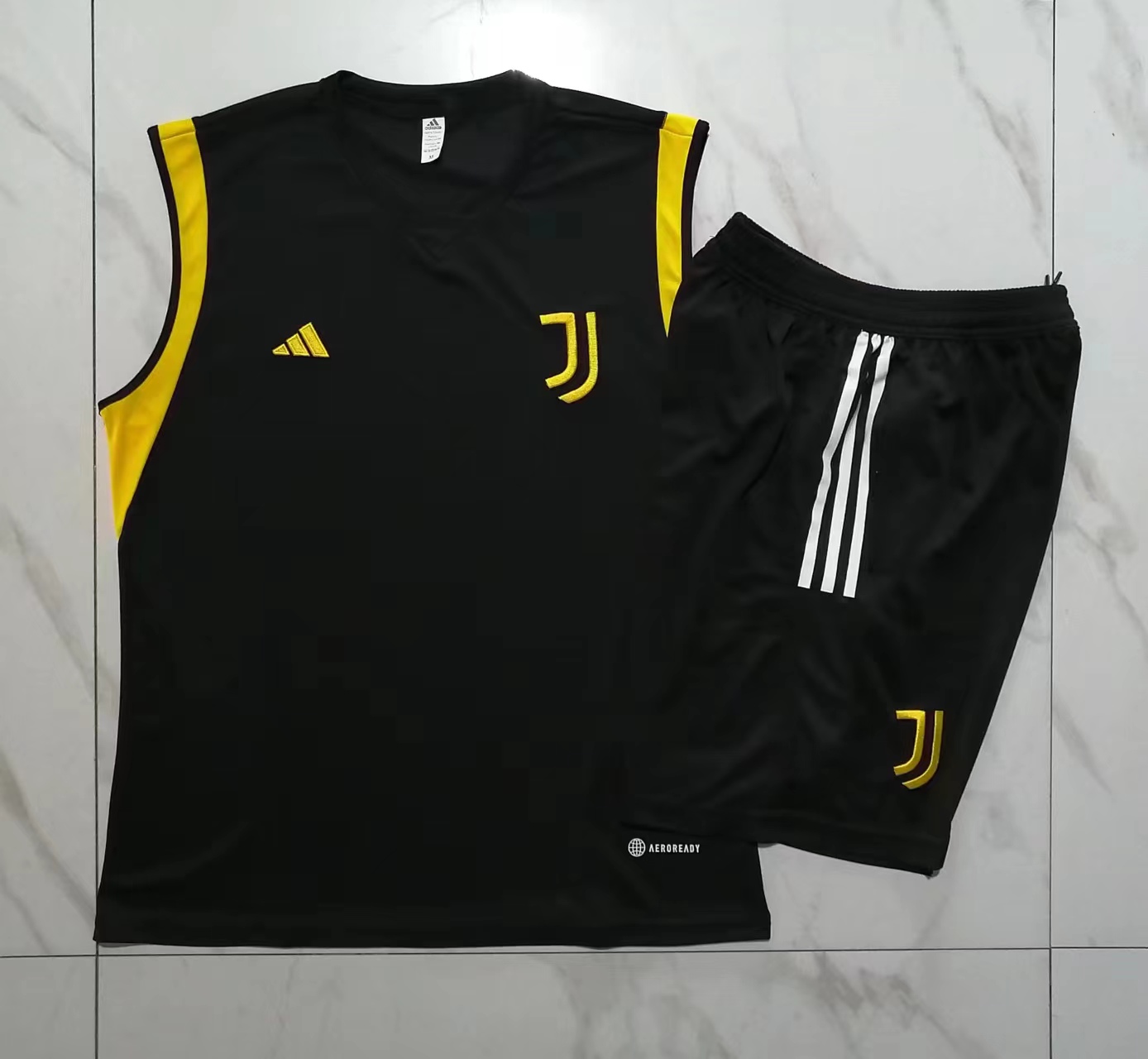 23-24 Juventus Black Player Training Vest Set ( Vest + Shorts) - ManixJersey