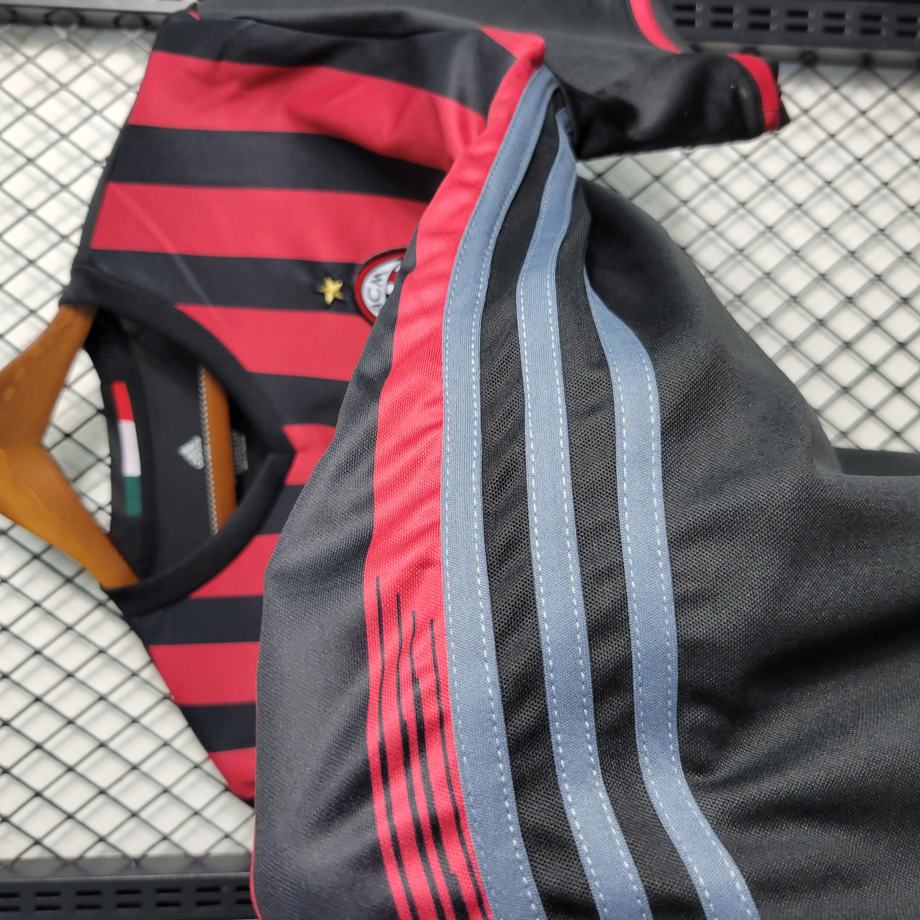 Retro AC Milan 2016-17 Home Stadium Jersey - ManixJersey