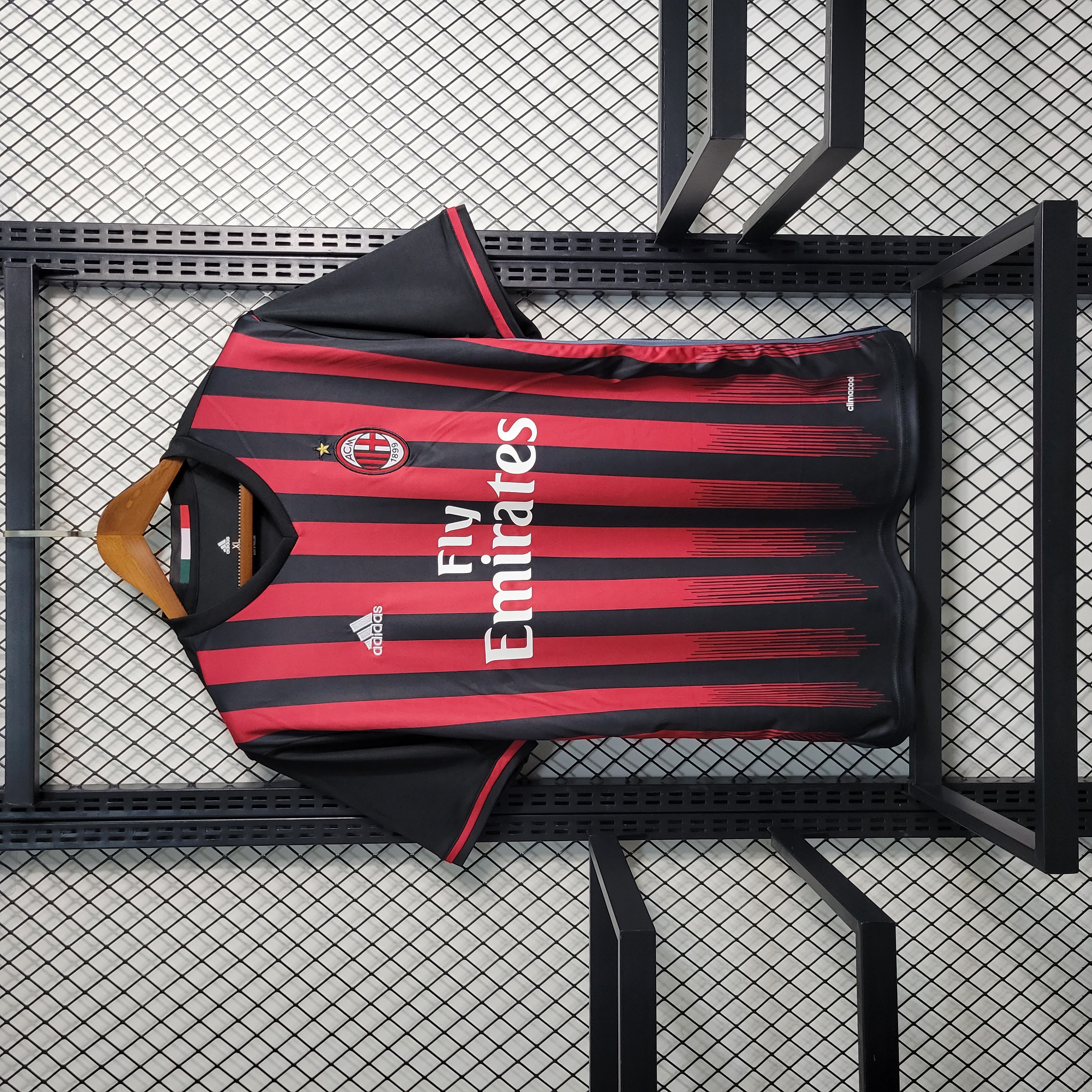 Retro AC Milan 2016-17 Home Stadium Jersey - ManixJersey