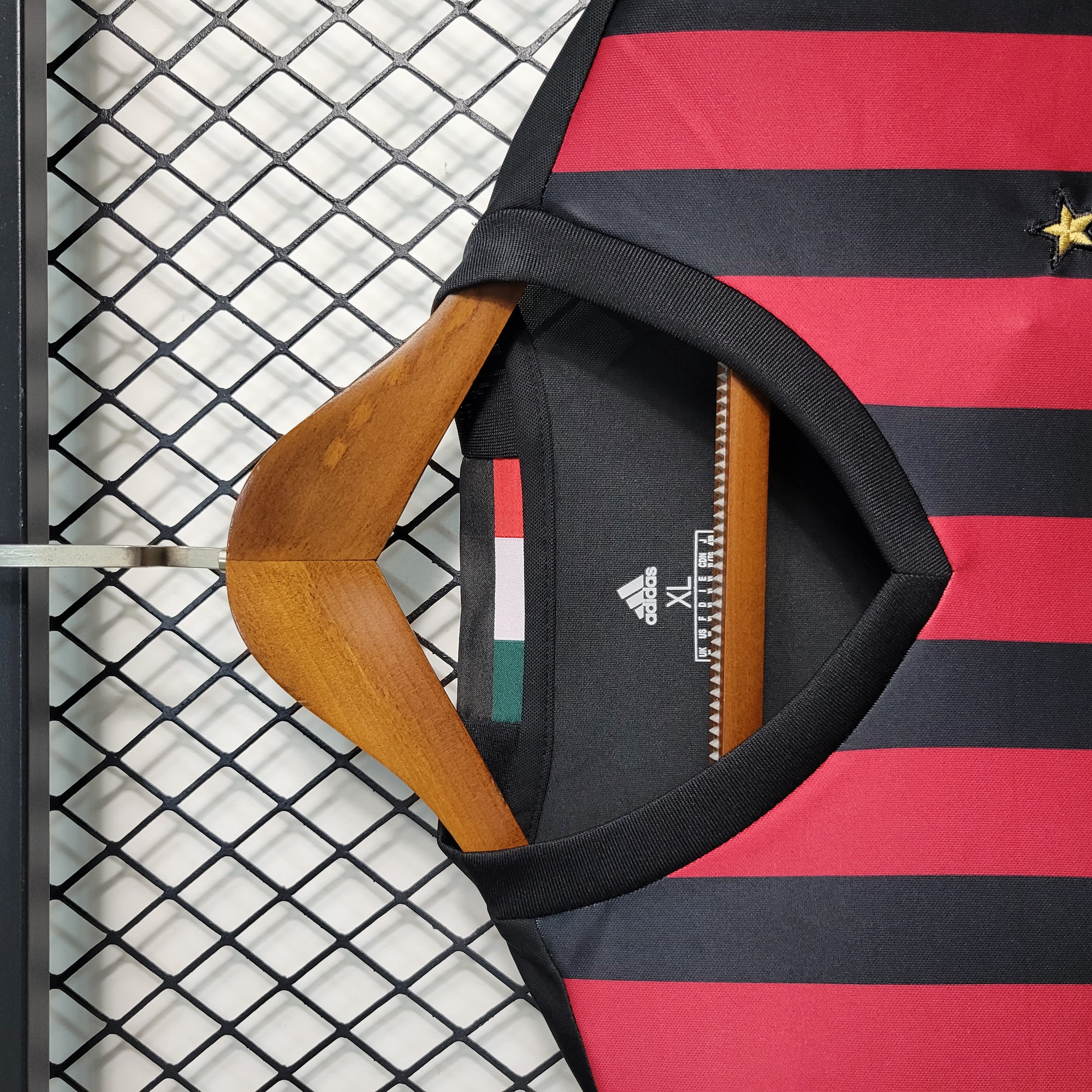 Retro AC Milan 2016-17 Home Stadium Jersey - ManixJersey