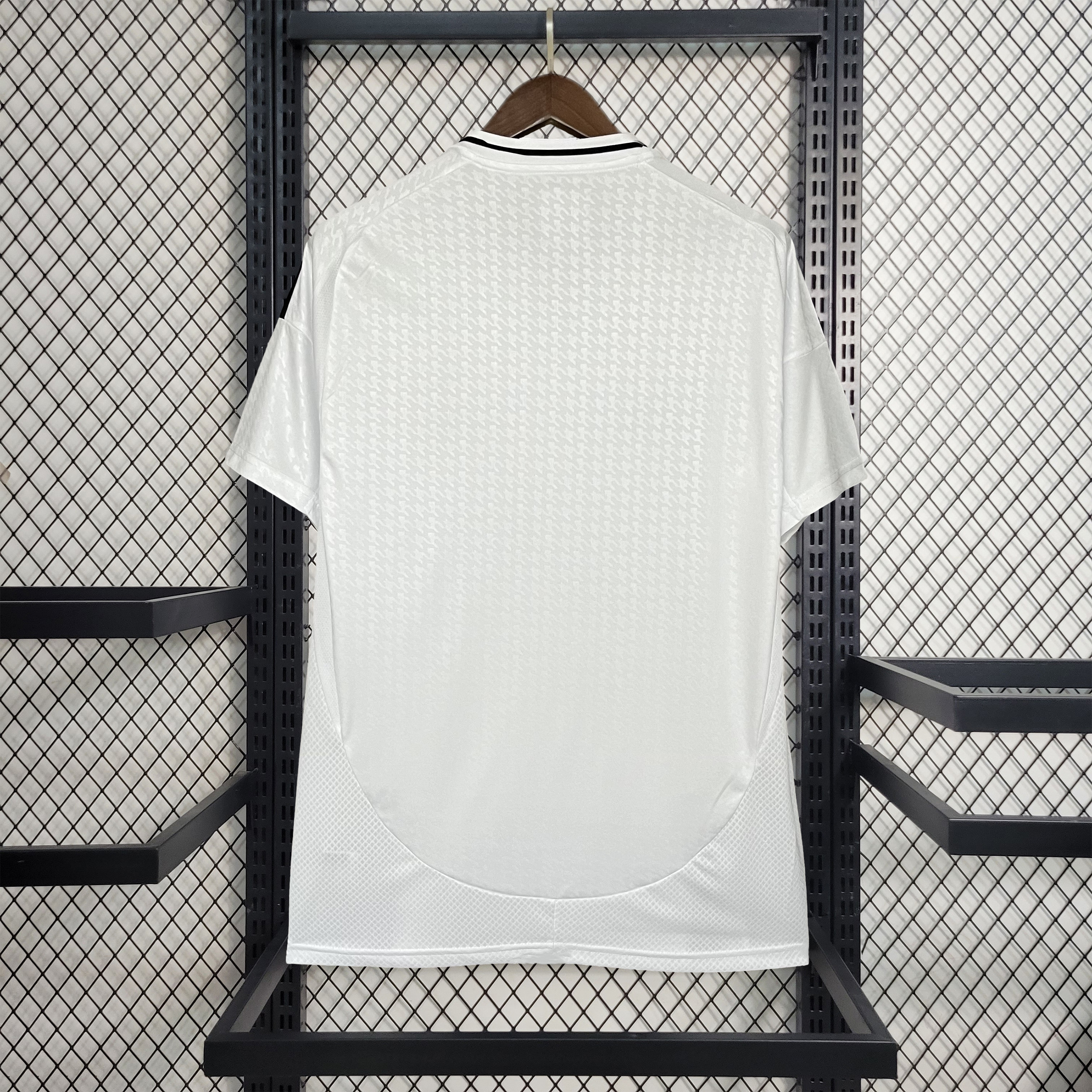 Real Madrid 24-25 Home Stadium Jersey - Fans Version - ManixJersey