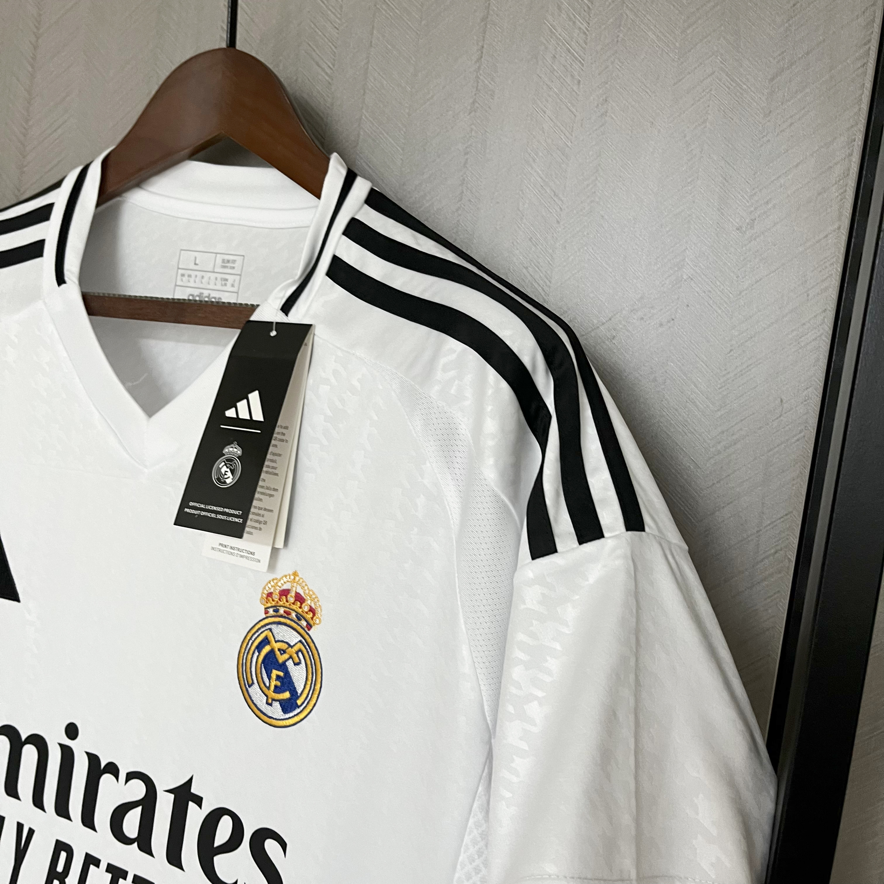 Real Madrid 24-25 Home Stadium Jersey - Fans Version - ManixJersey