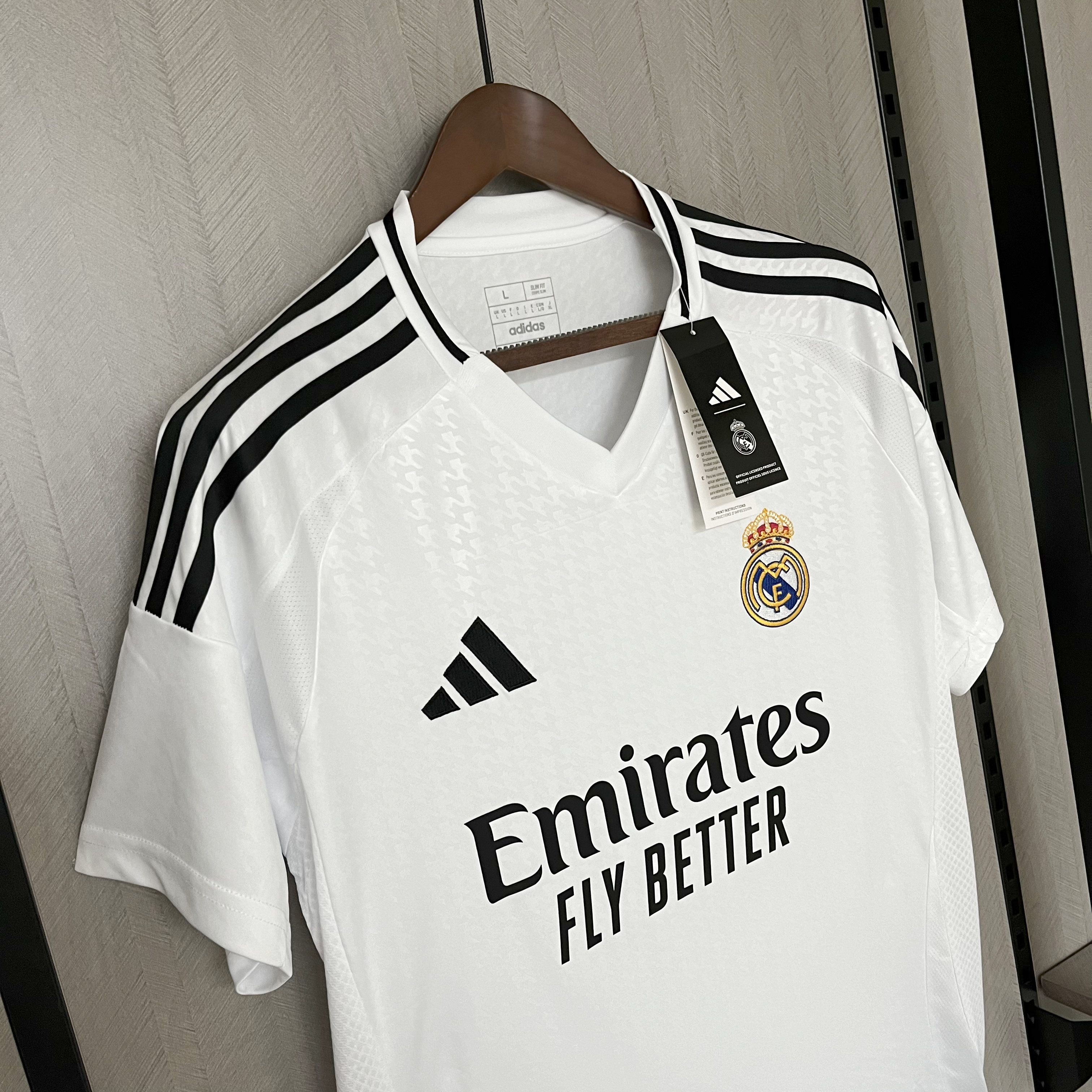 Real Madrid 24-25 Home Stadium Jersey - Fans Version - ManixJersey