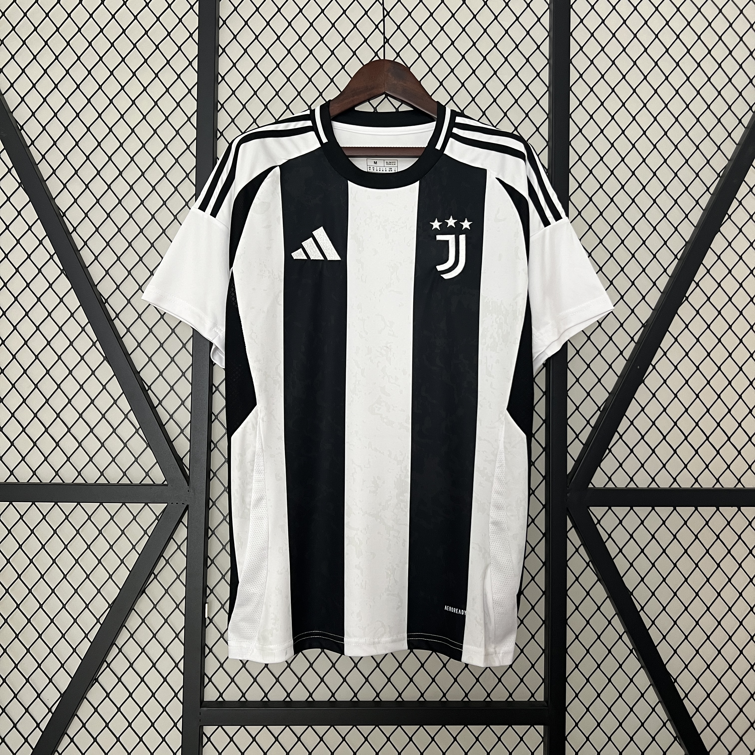 Juventus 24-25 Home Stadium Jersey - Fans Version - ManixJersey