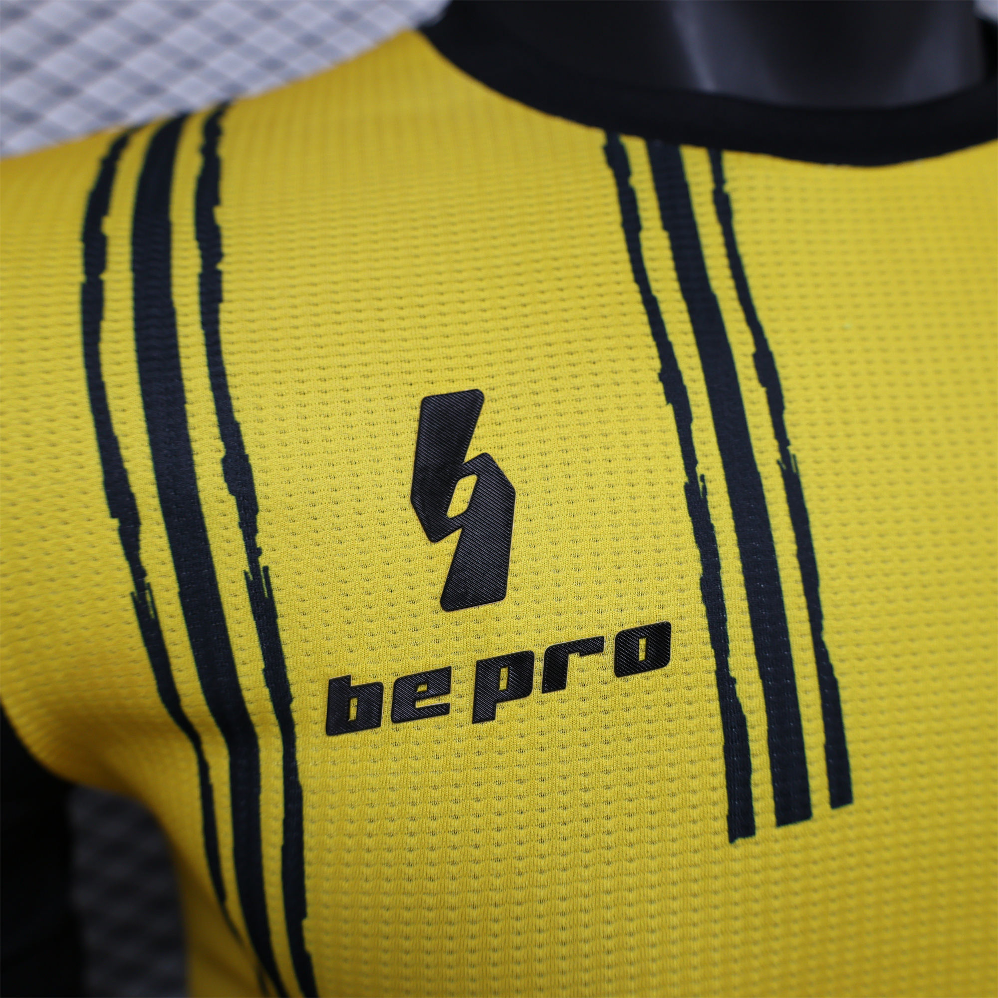 USM El Harrach 24-25 Home Unsponsored Jersey - Player Version - ManixJersey