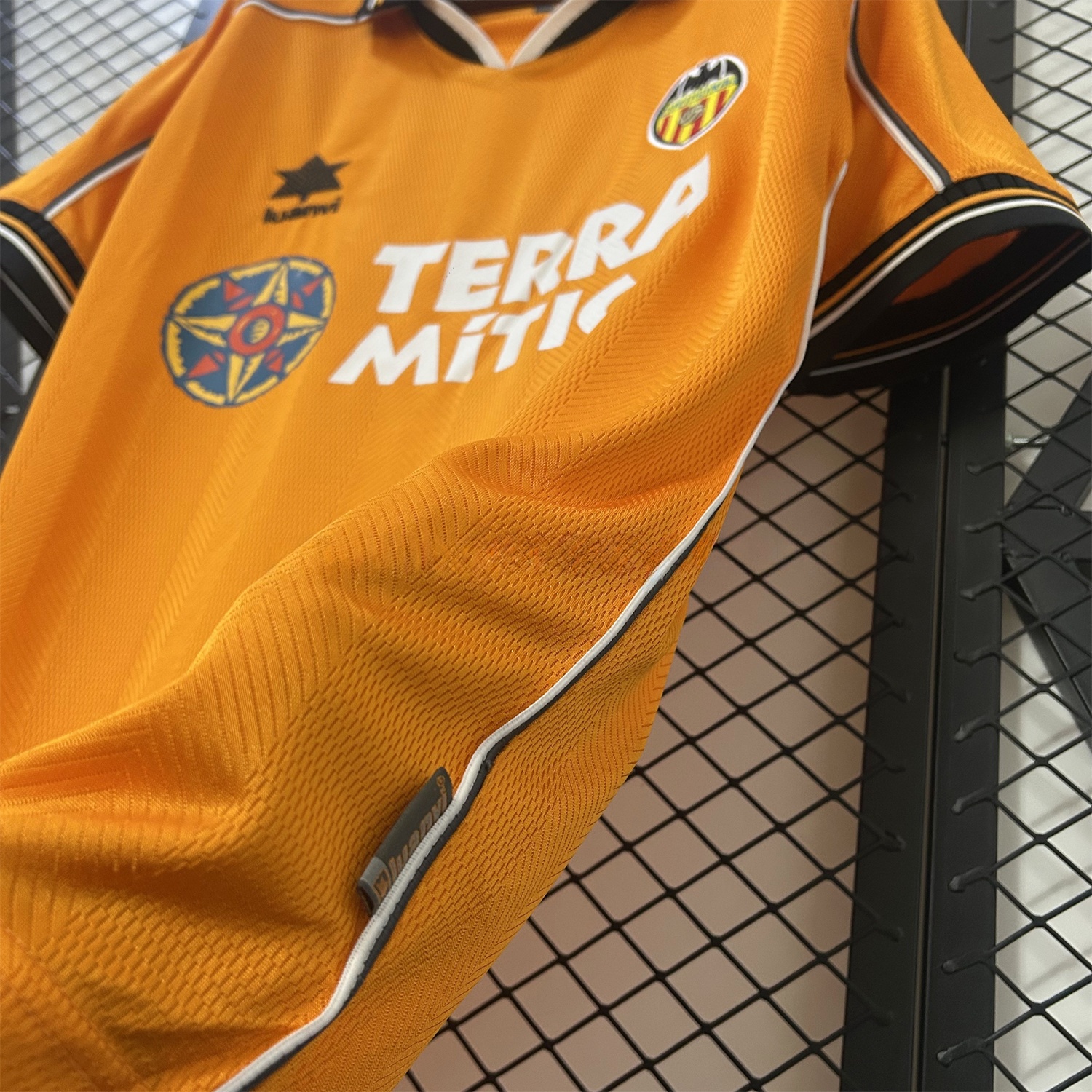 Retro Valencia 1999-00 Away Jersey - ManixJersey
