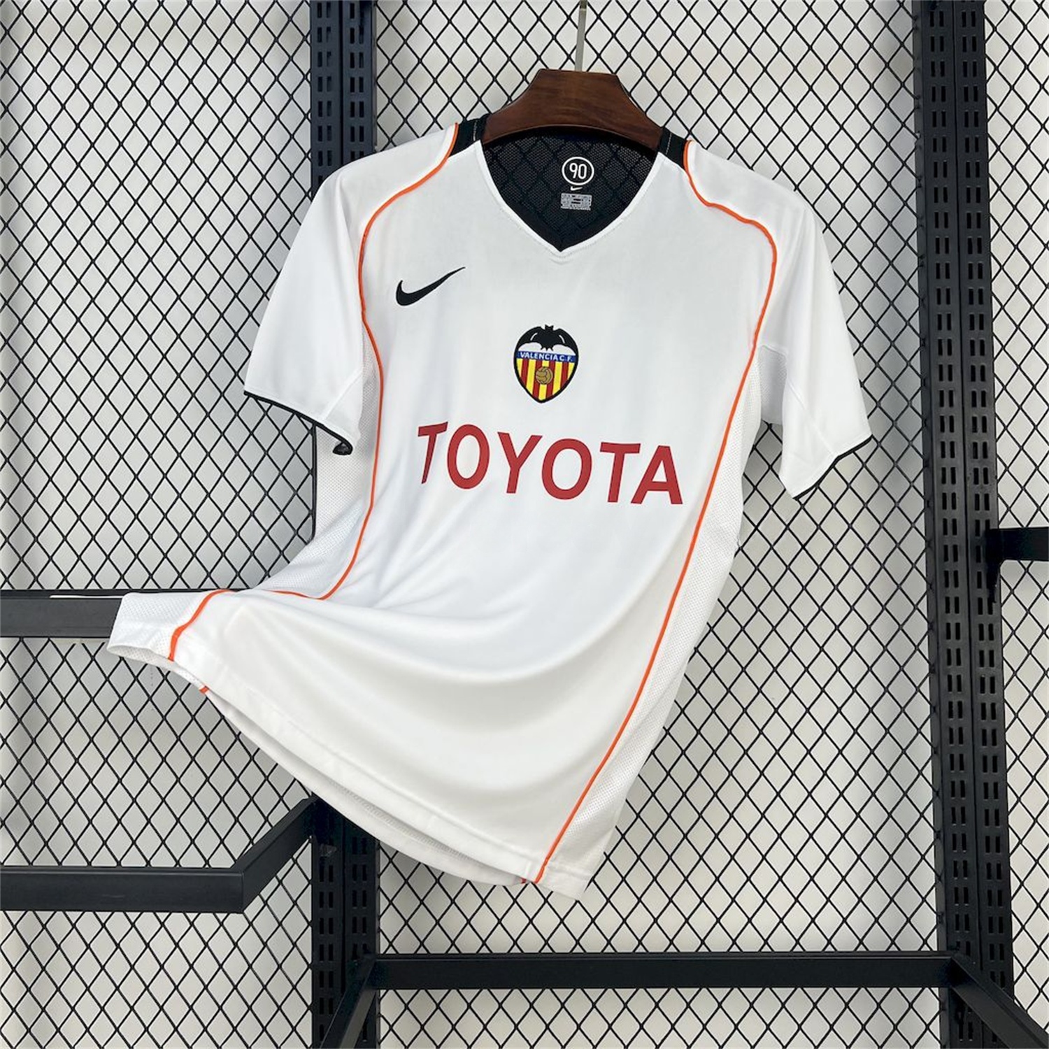 Retro Valencia 2004-05 Home Jersey - ManixJersey