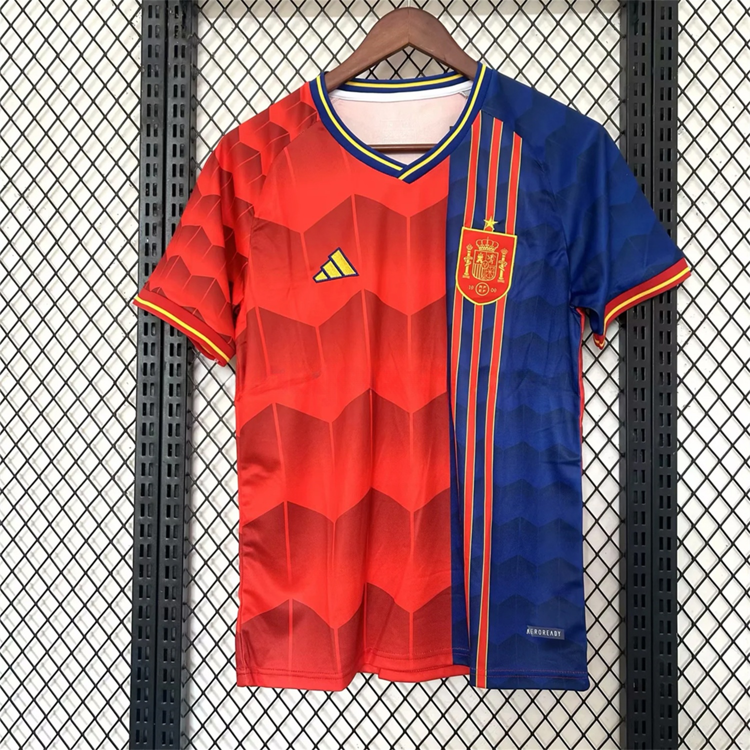 Spain 25-26 Red and Blue Throwback Style Jersey - Fans Version - ManixJersey