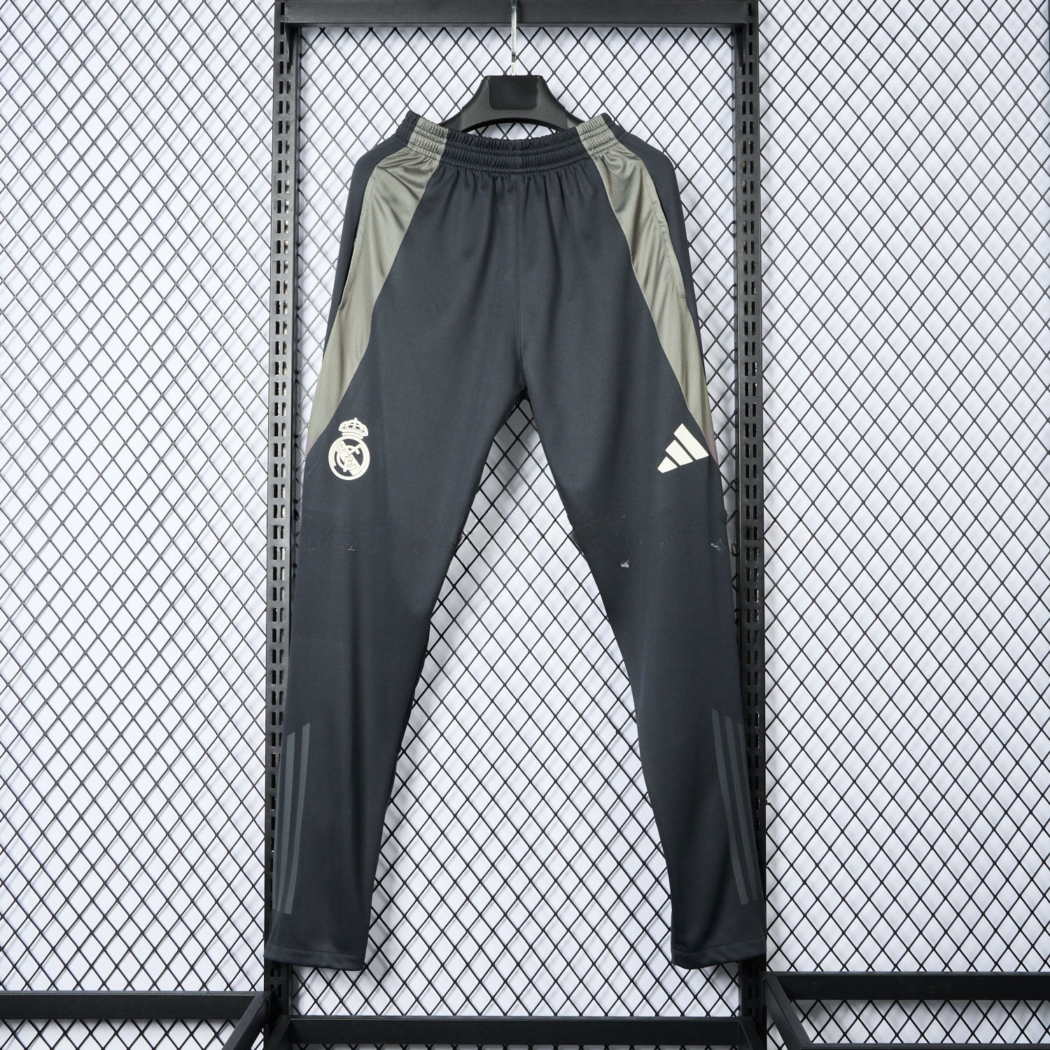 Real Madrid 24-25 Graphite Grey Training Pants - Player Version - ManixJersey