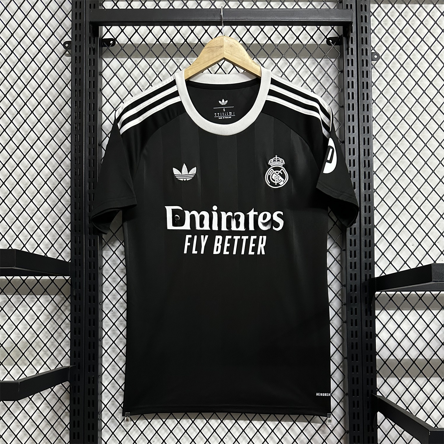 Real Madrid 25-26 Black Terrace Goalkeeper Jersey - Fans Version - ManixJersey