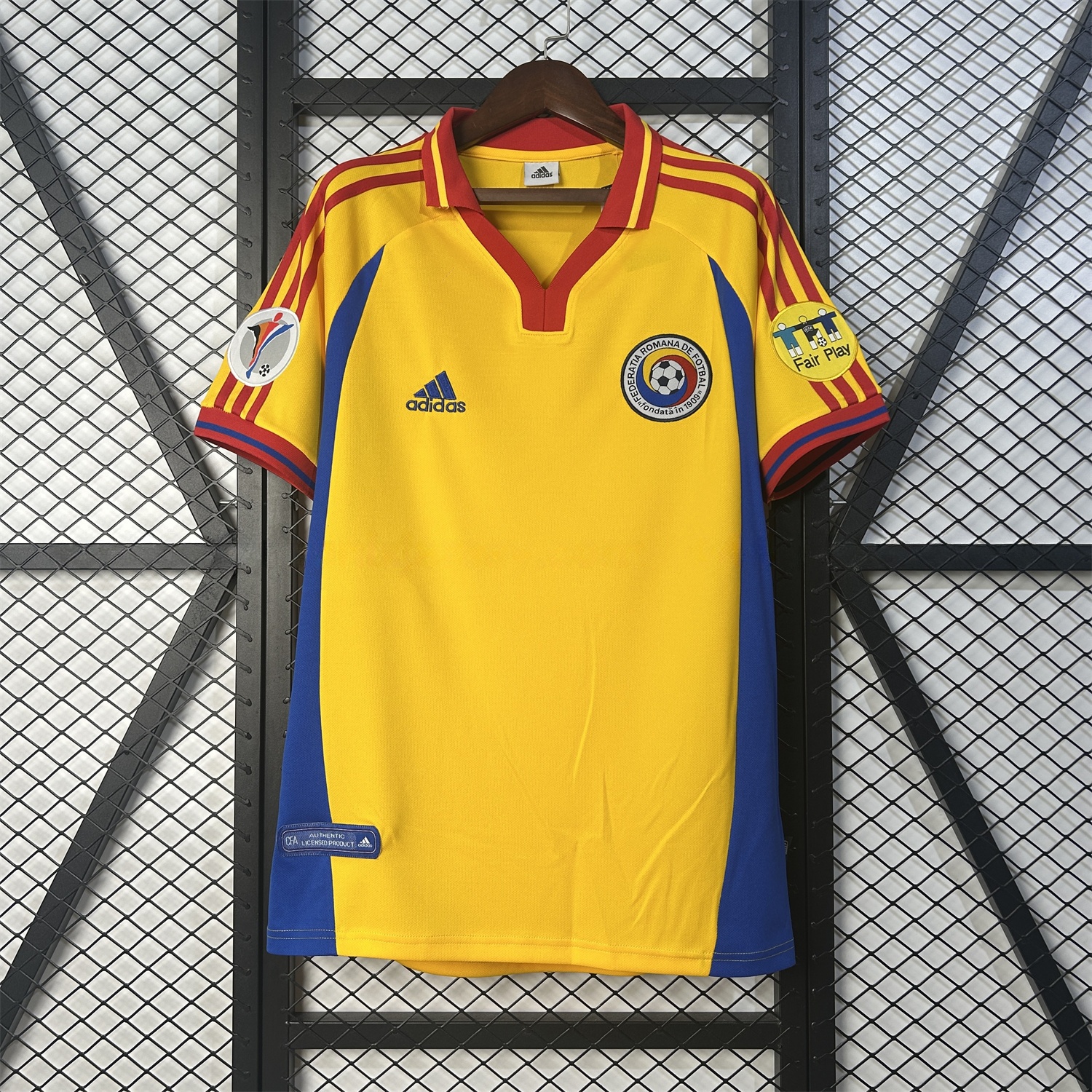 Retro Romania 2000 Home Jersey - ManixJersey