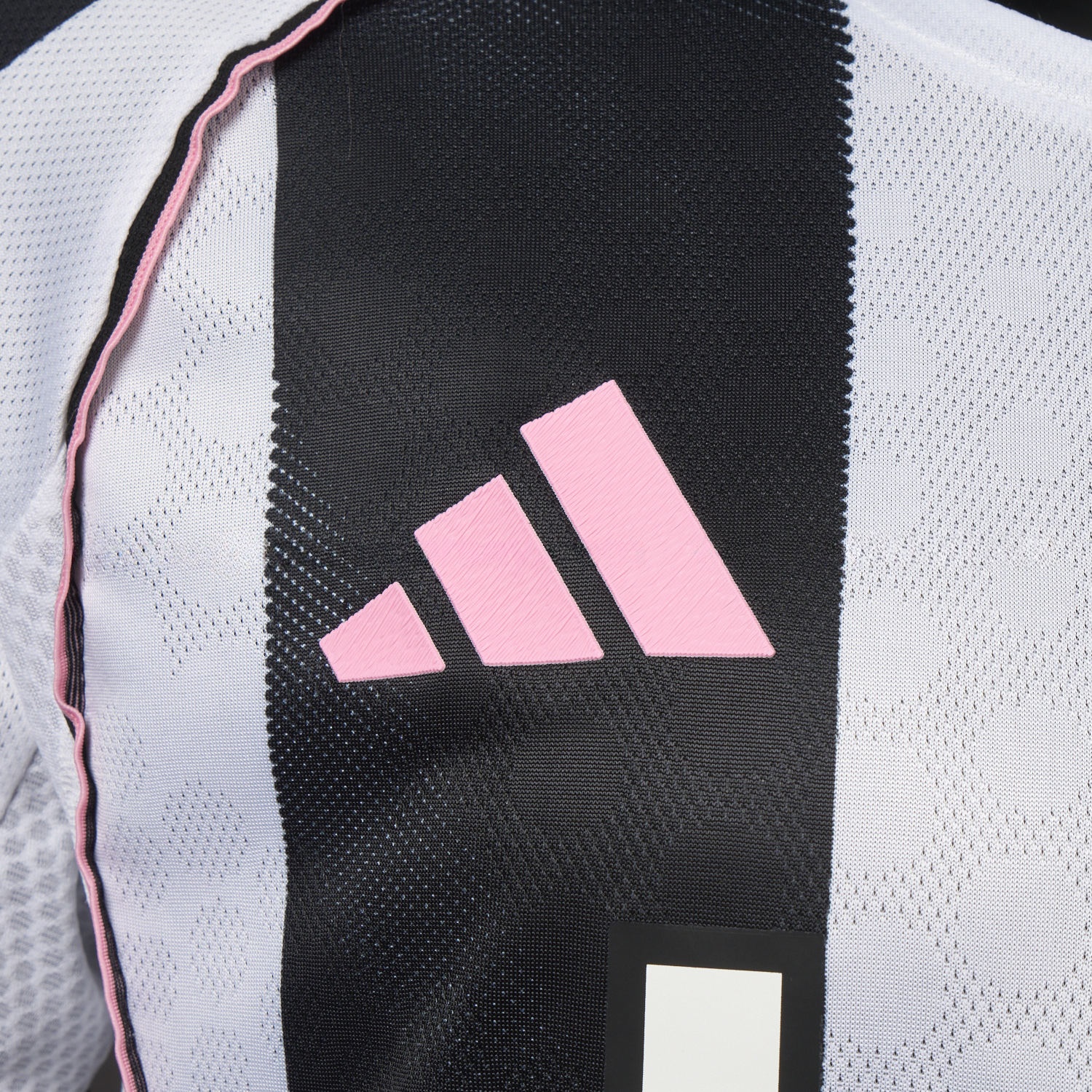 Juventus 25-26 Home Jersey With Chest Patch - Player Version - ManixJersey