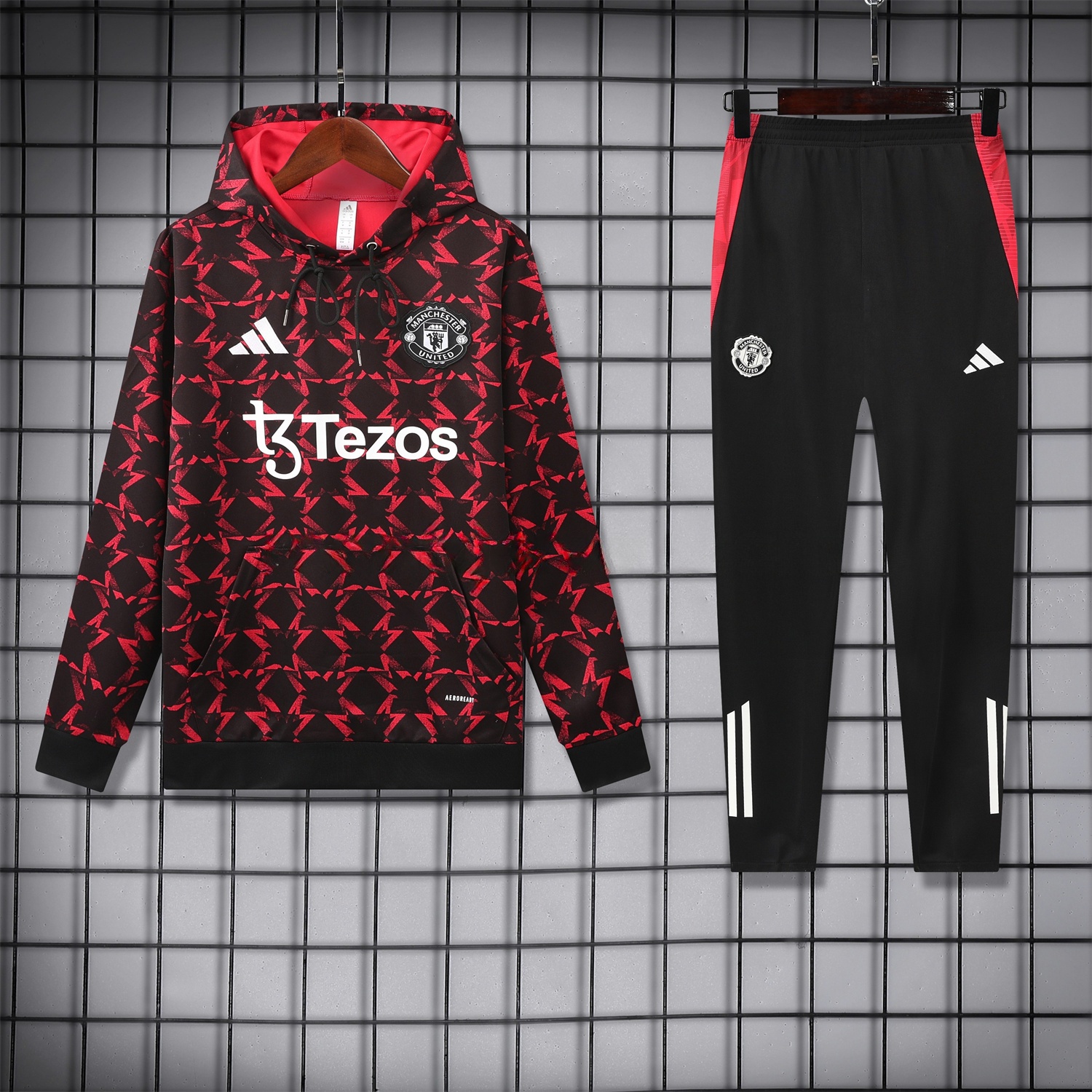 Manchester United 24-25 Pre-Match Home Traning Hoodie Set - Red Top and Black Pants - ManixJersey