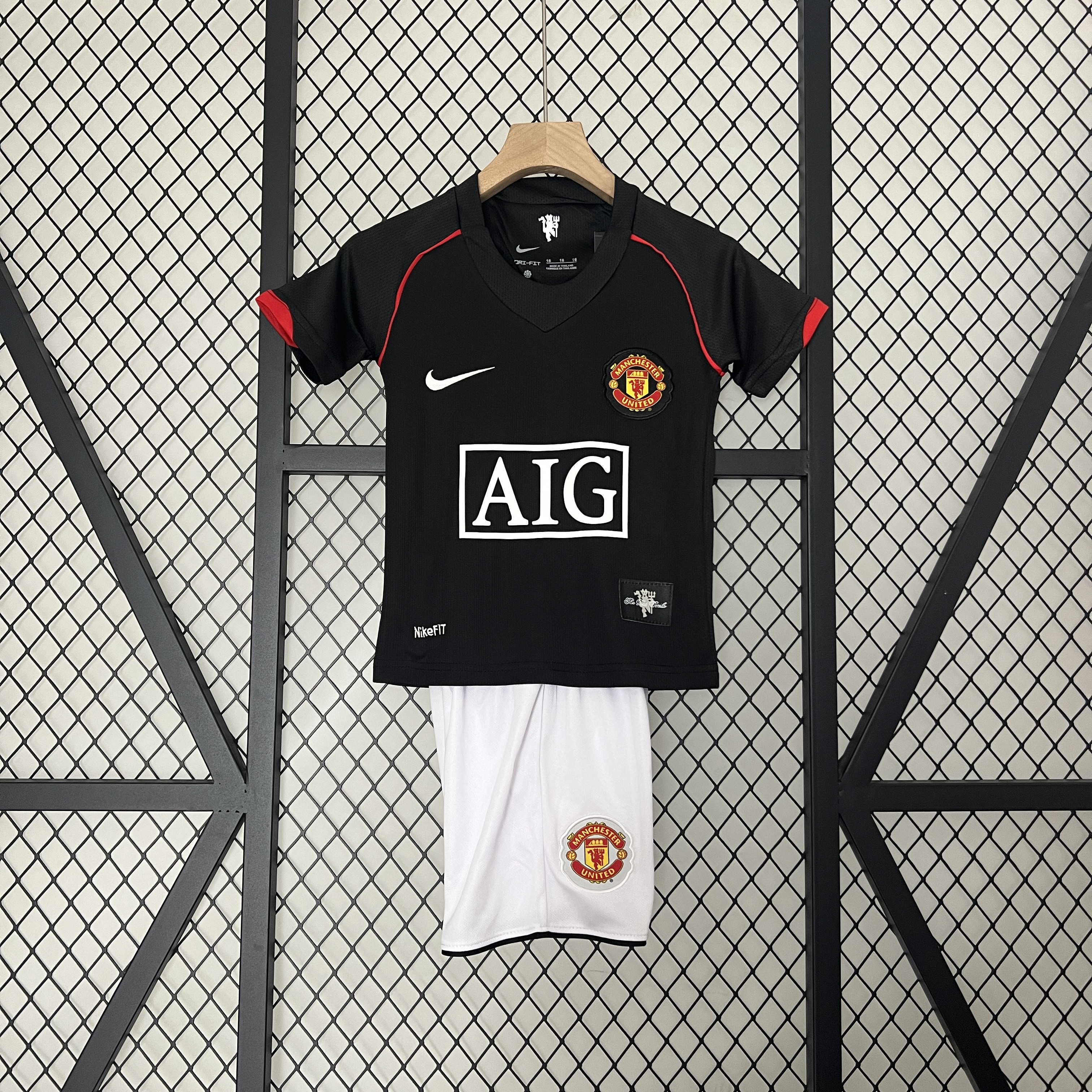 Retro Manchester United 2007-08 Away Stadium Kids Kit - ManixJersey