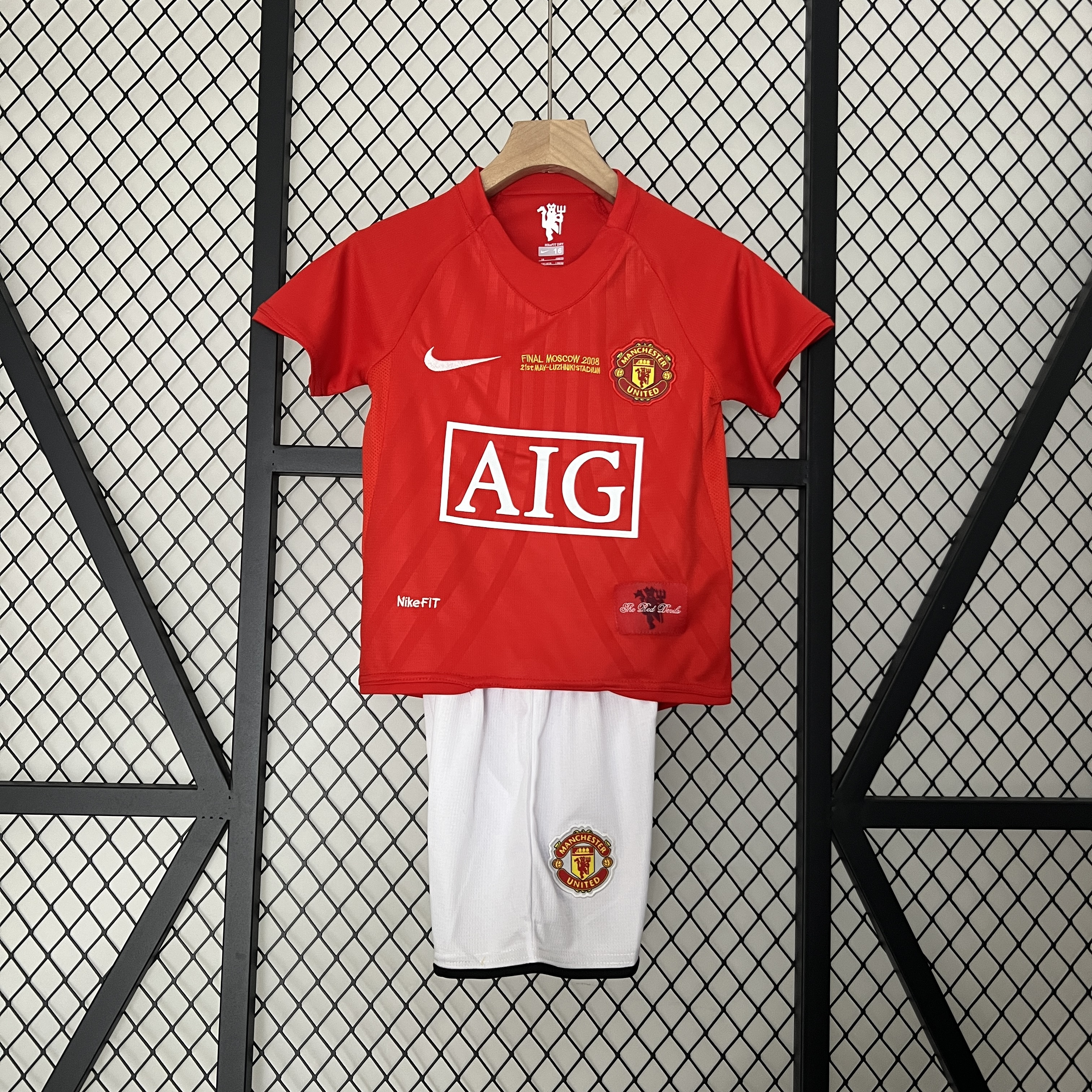 Retro Manchester United 2007-08 Home Stadium Kids Kit - ManixJersey