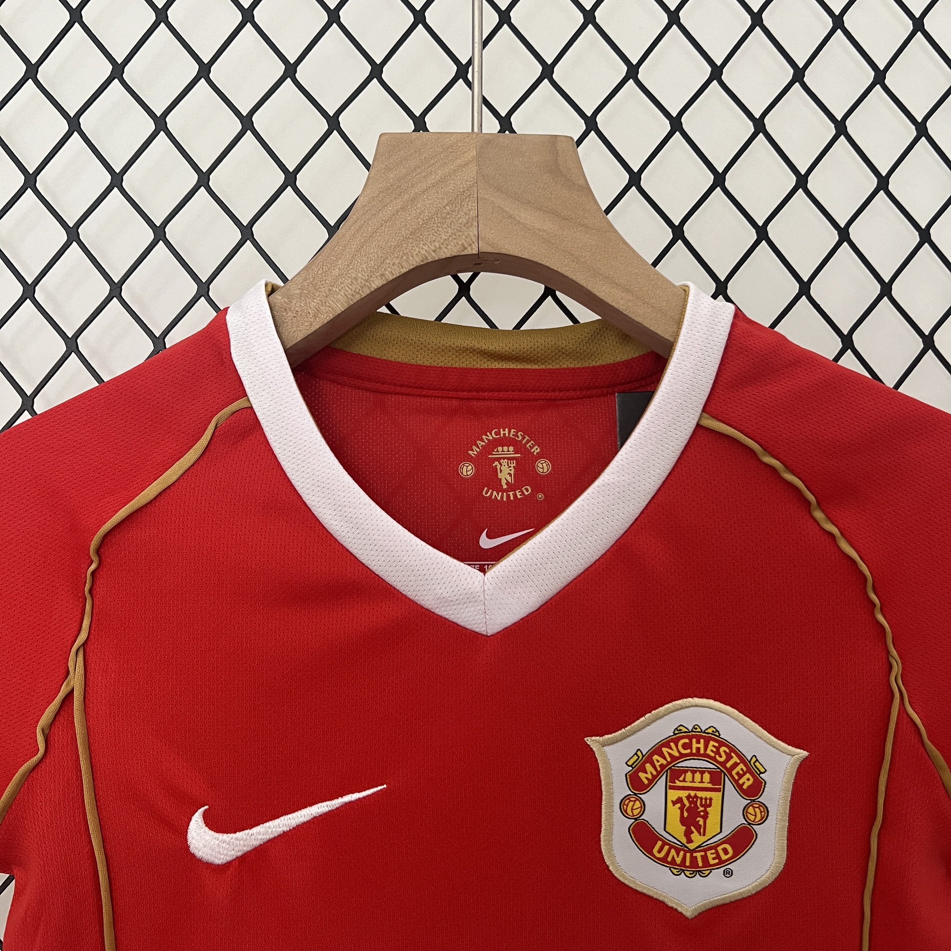 Retro Manchester United 2006-07 Home Stadium Kids Kit - ManixJersey