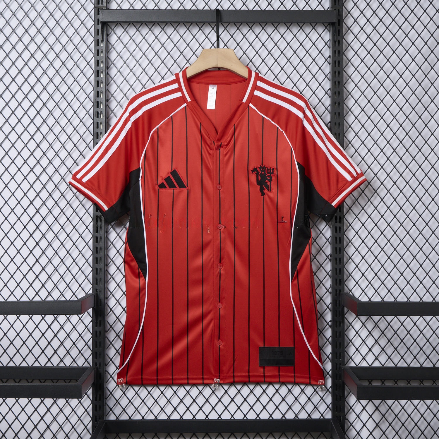 Manchester United 25-26 Red Baseball Jersey with Black Stripes - ManixJersey
