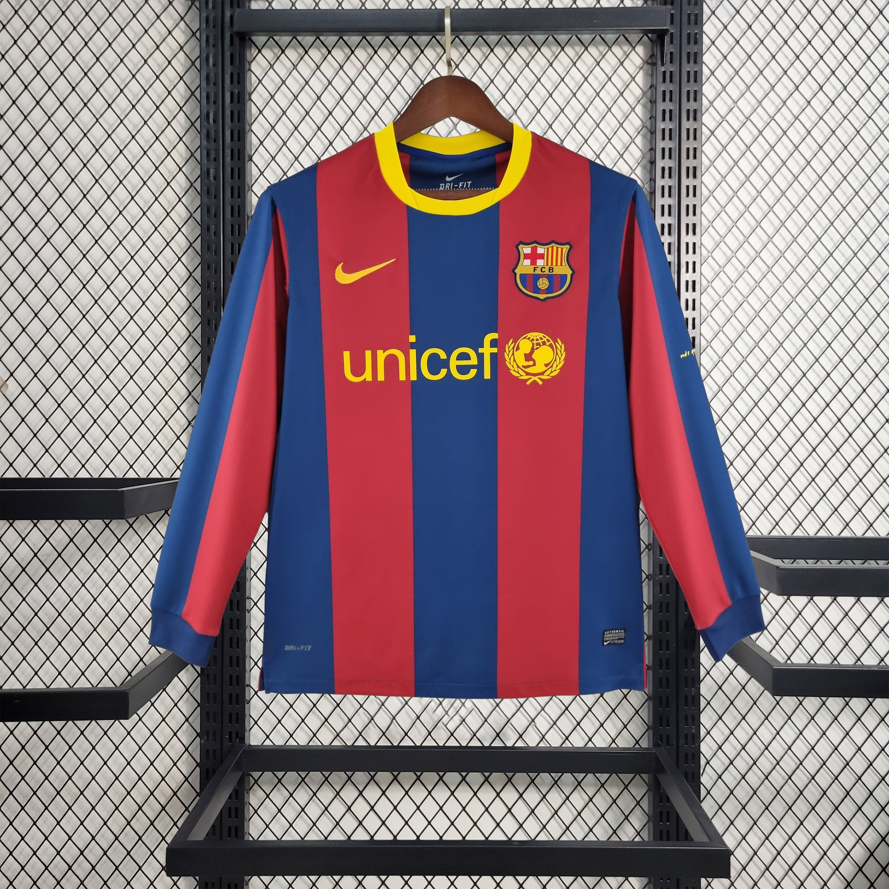 Retro Barcelona 10-11 Home Long Sleeve Jersey - ManixJersey